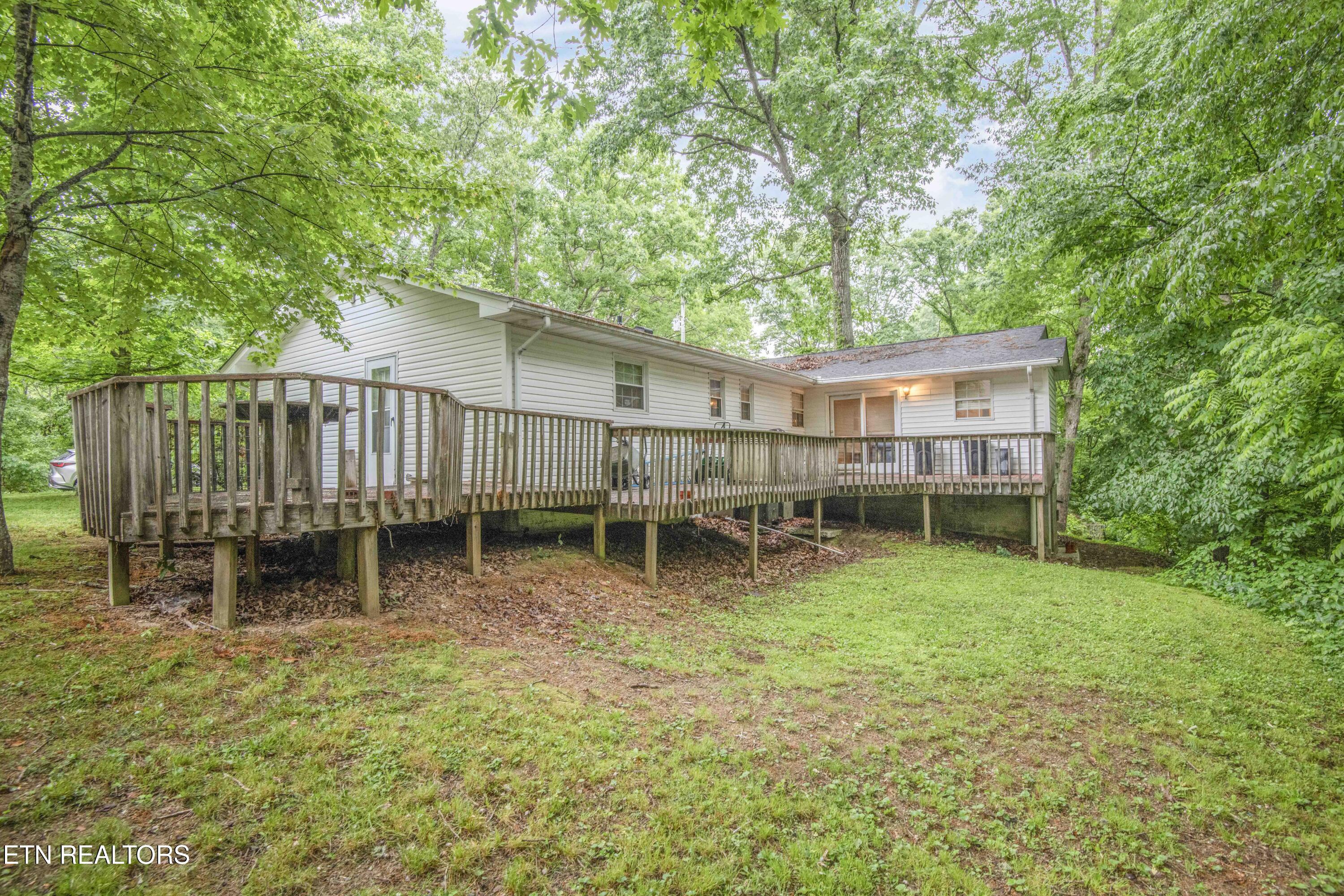 223 White Oak Lane Heiskell TN 37754
