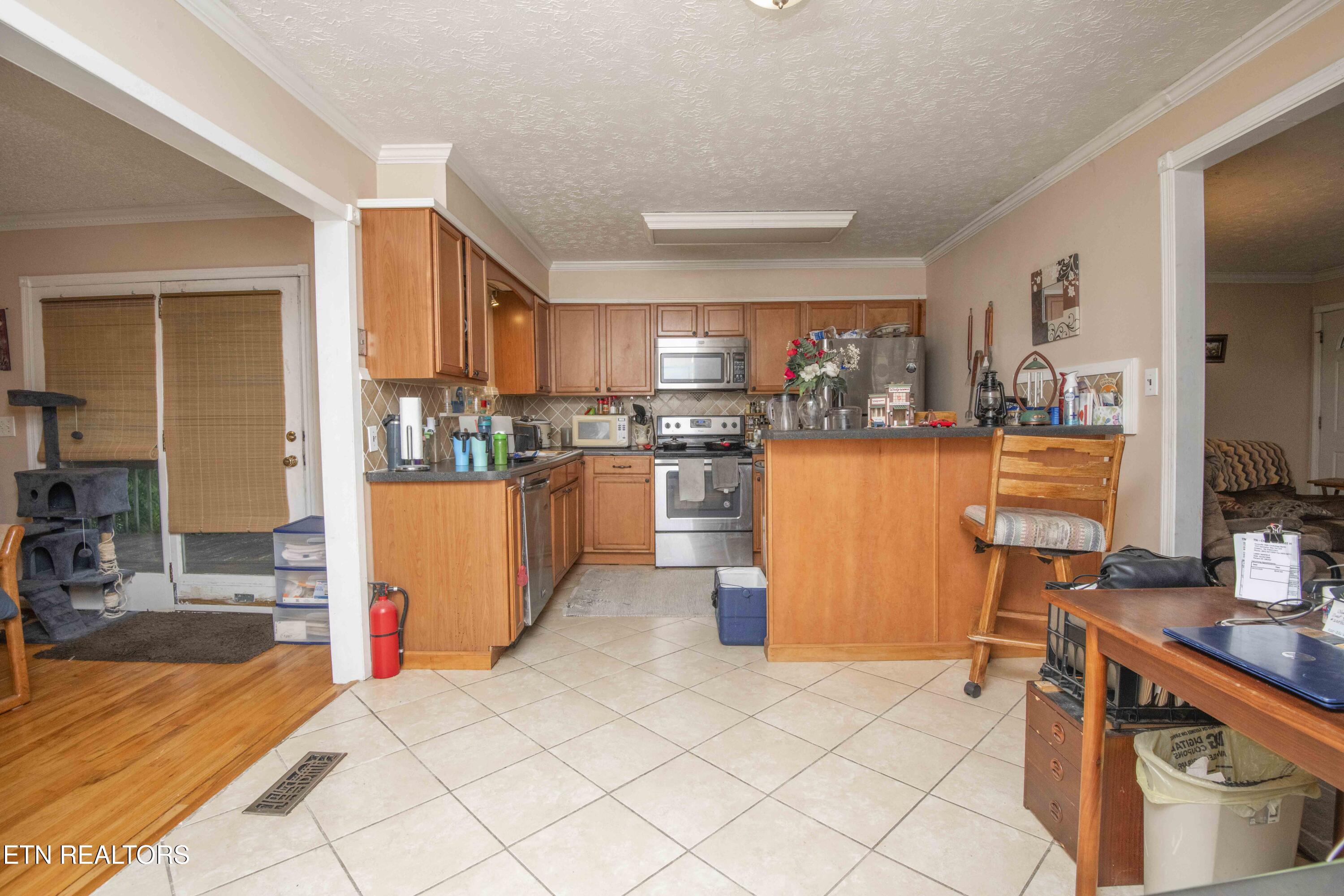 223 White Oak Lane Heiskell TN 37754