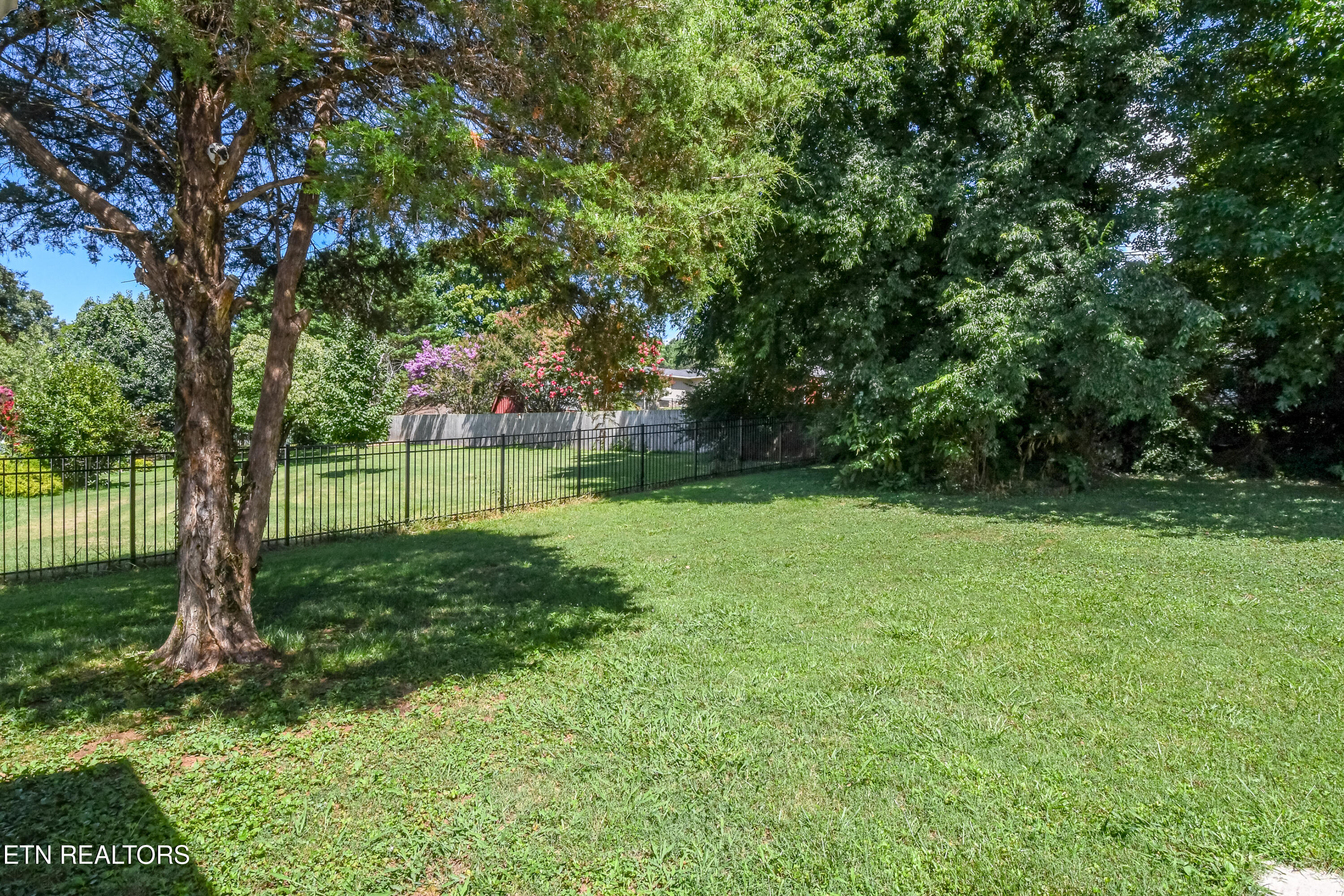 105 Lunker Lane Louisville TN 37777