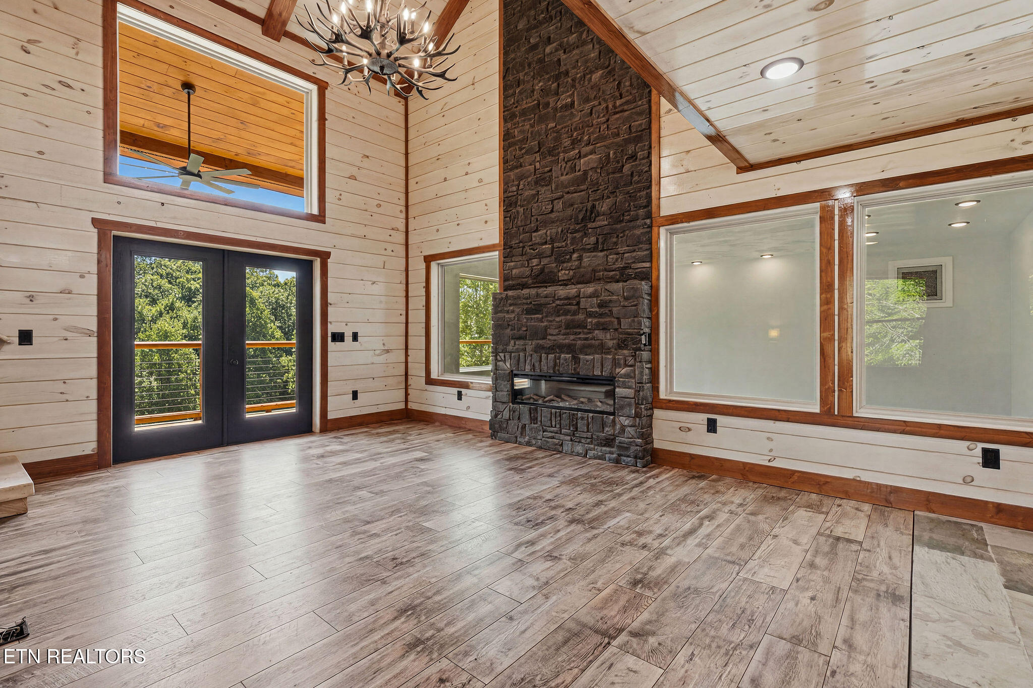 2145 Beach Front Drive Sevierville TN 37876