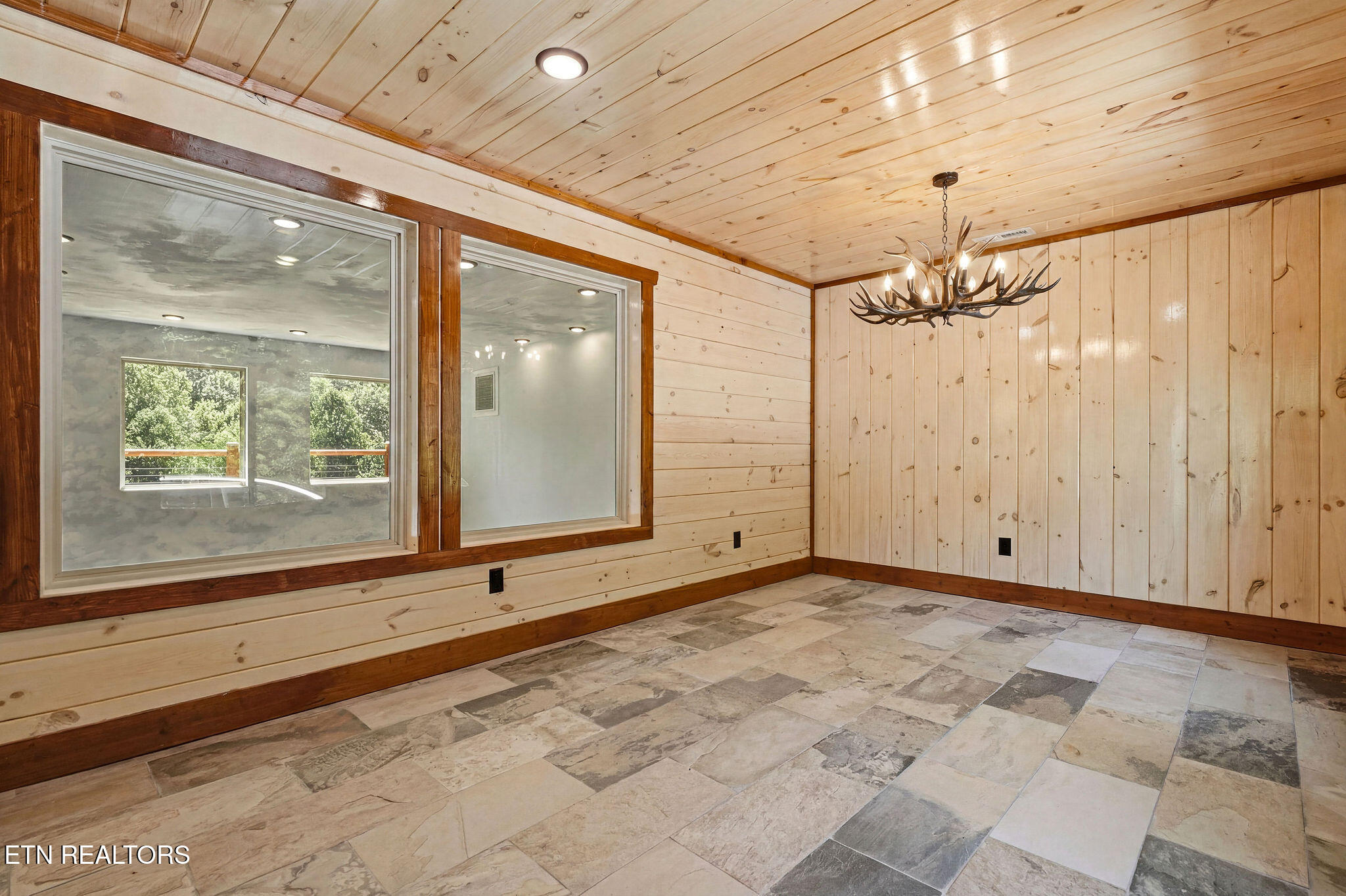 2145 Beach Front Drive Sevierville TN 37876