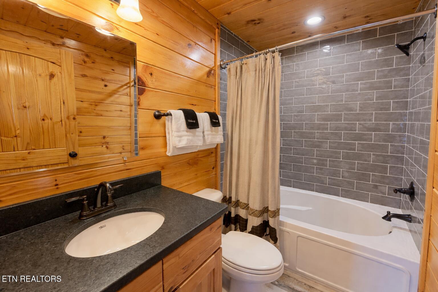 643 Forest Drive Pigeon Forge TN 37863