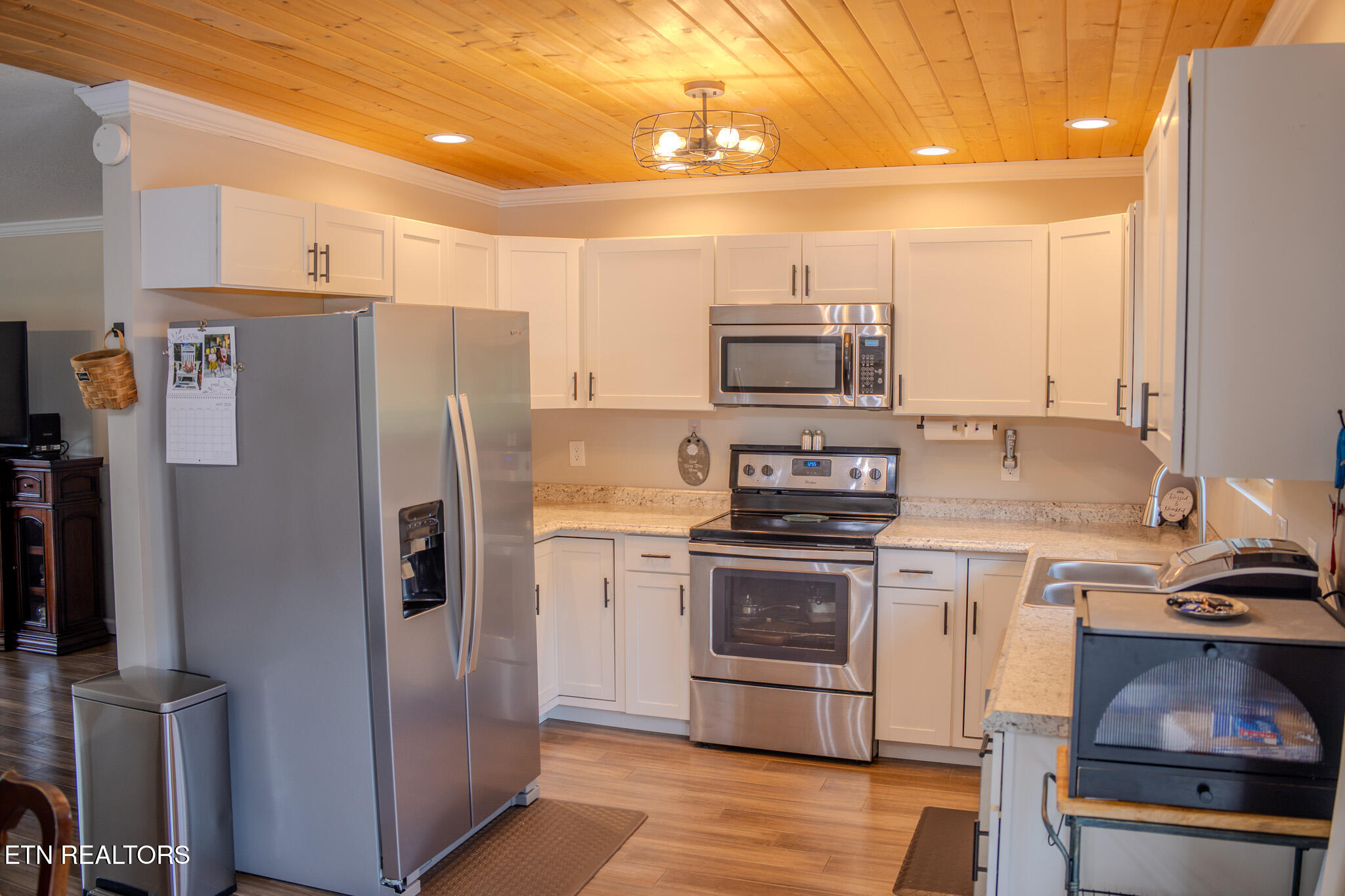 3988 Dutch Valley Road Clinton TN 37716