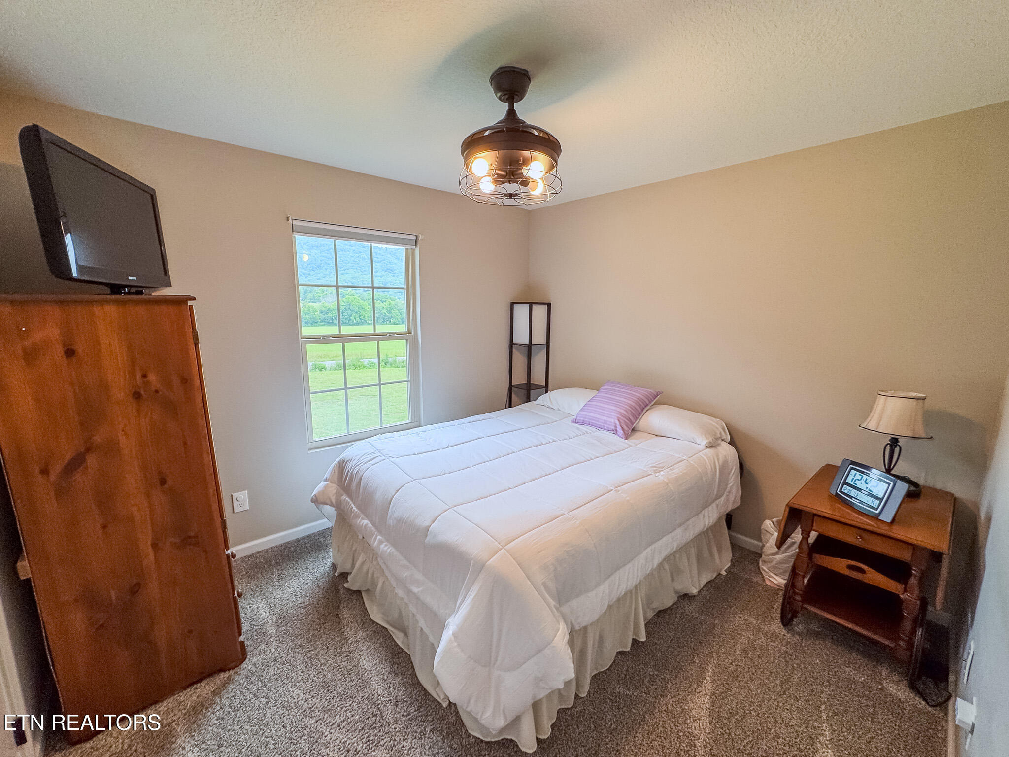 3988 Dutch Valley Road Clinton TN 37716