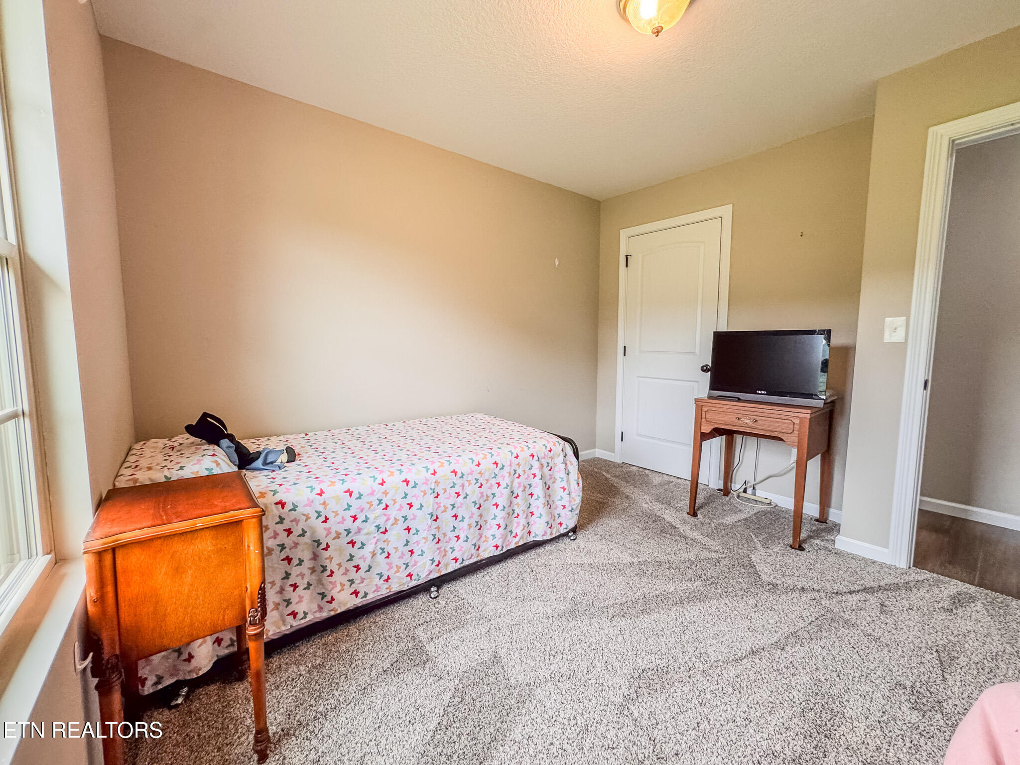 3988 Dutch Valley Road Clinton TN 37716