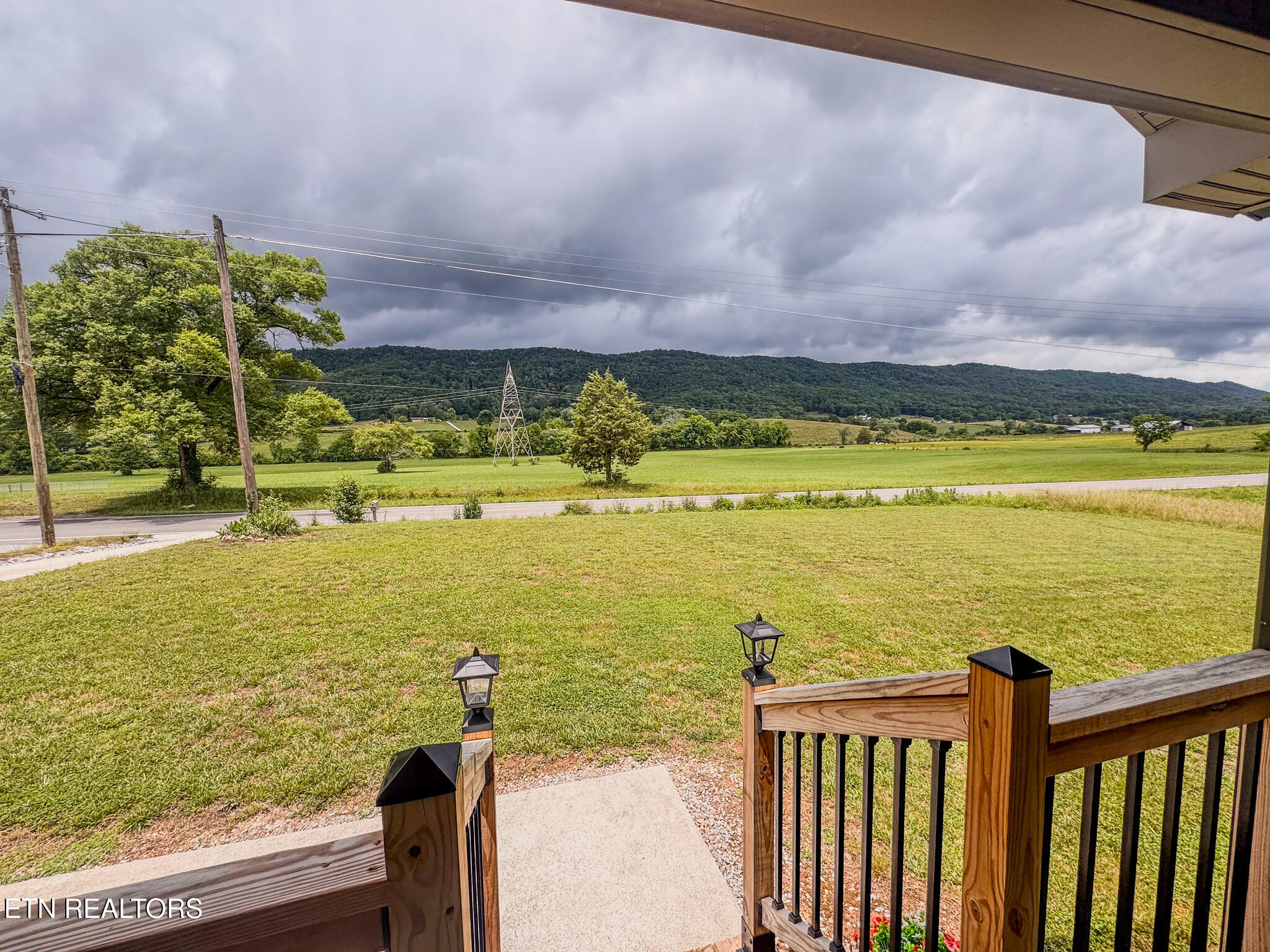 3988 Dutch Valley Road Clinton TN 37716