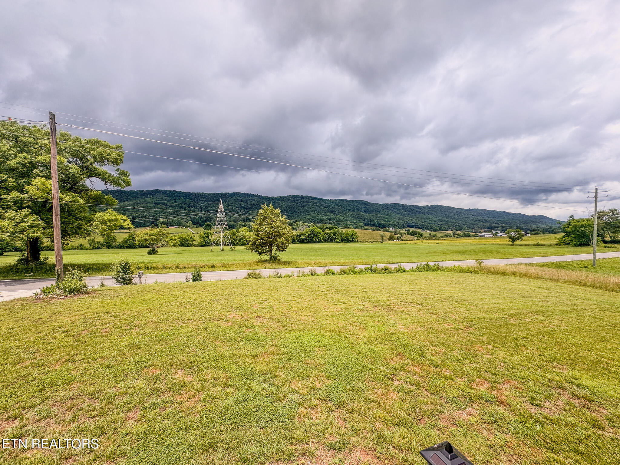 3988 Dutch Valley Road Clinton TN 37716