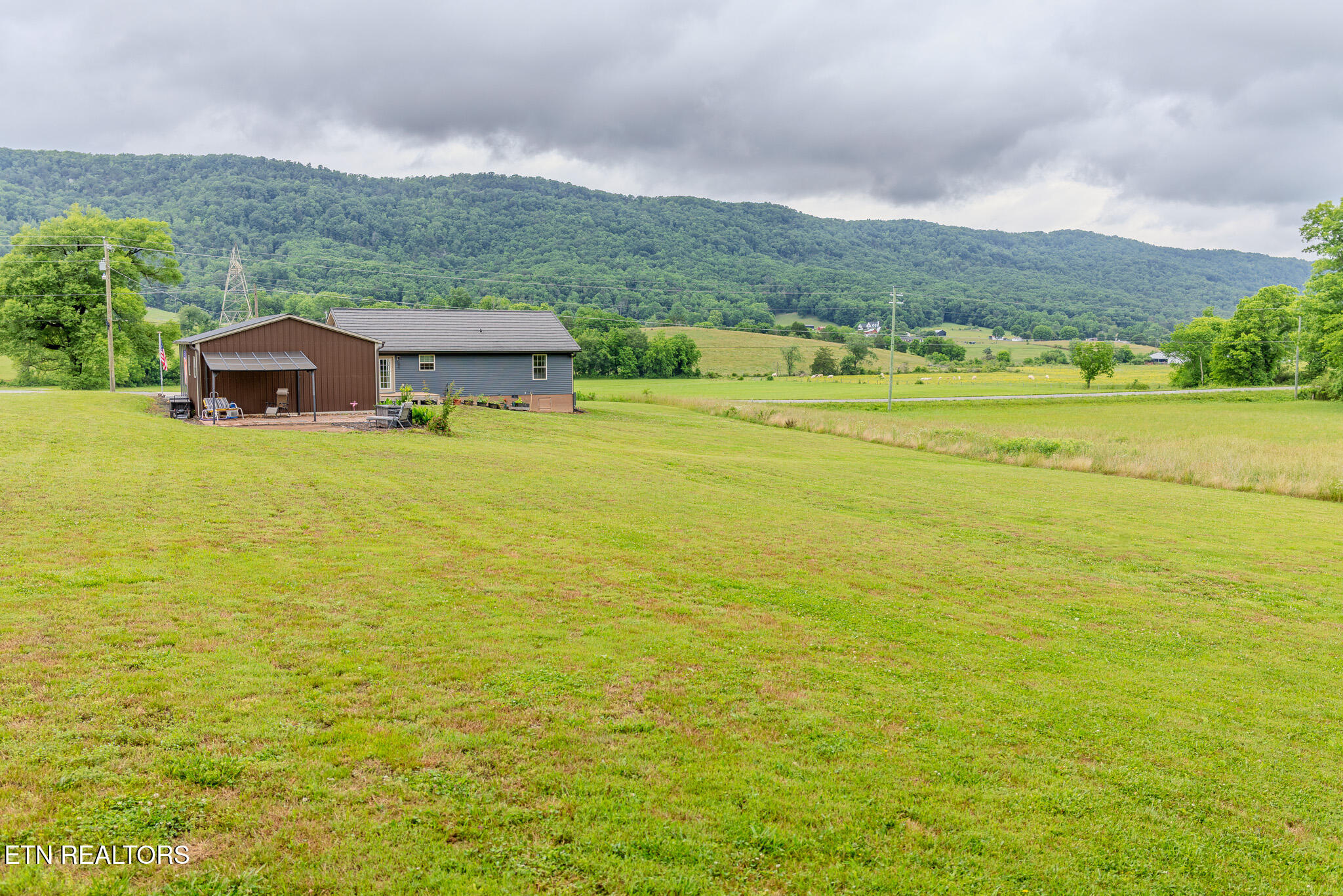 3988 Dutch Valley Road Clinton TN 37716