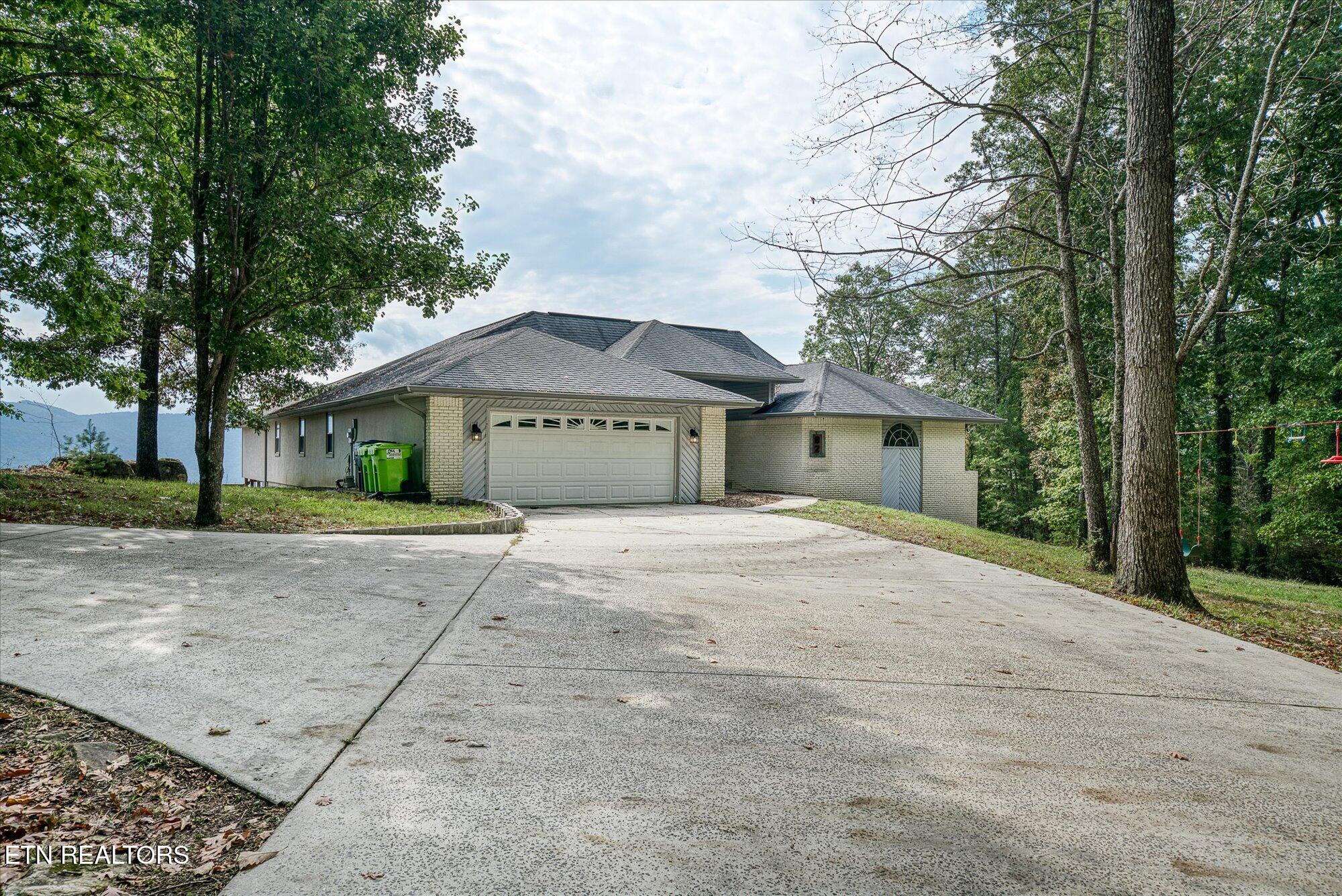 82 Browns Gap Road Crossville TN 38555