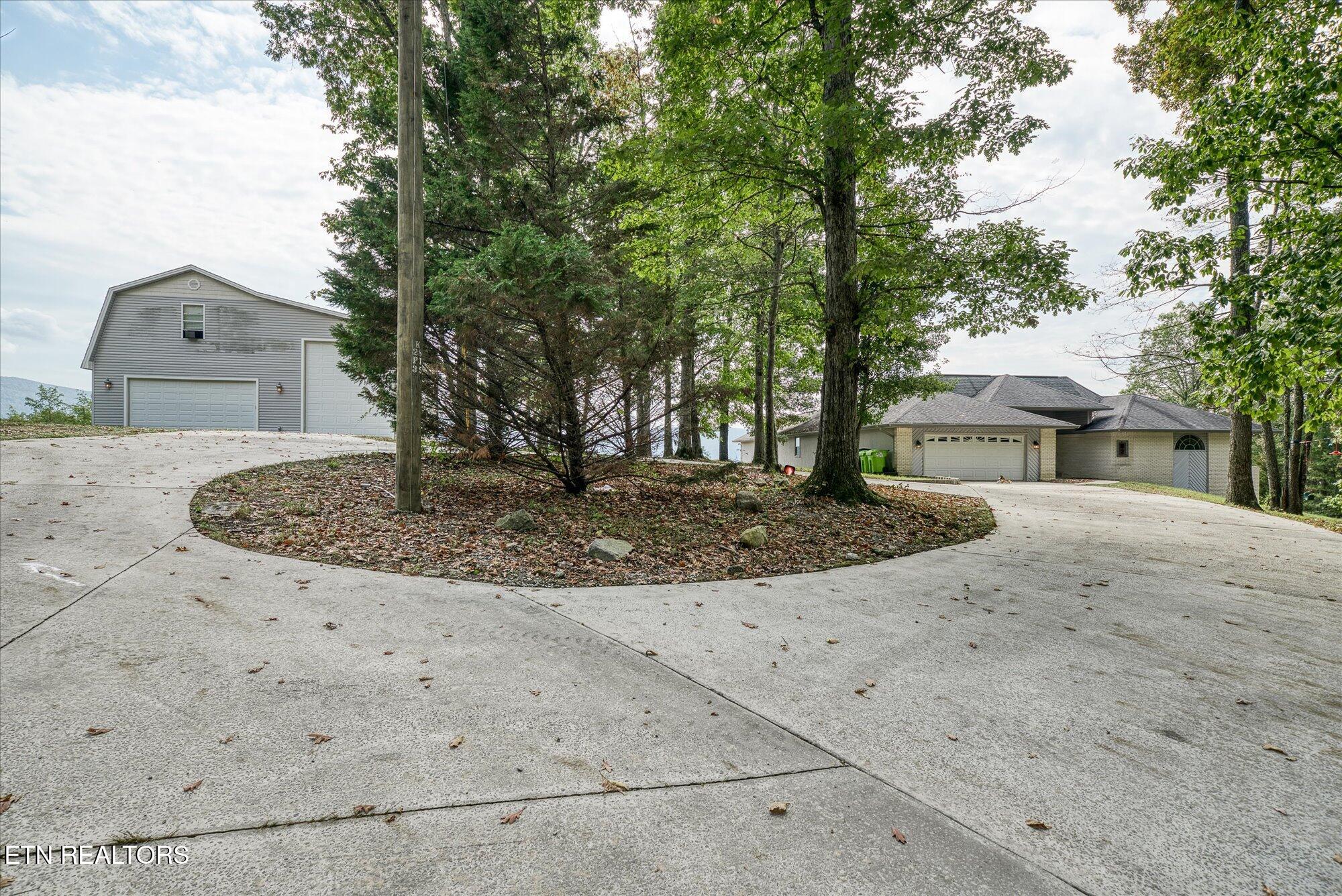 82 Browns Gap Road Crossville TN 38555