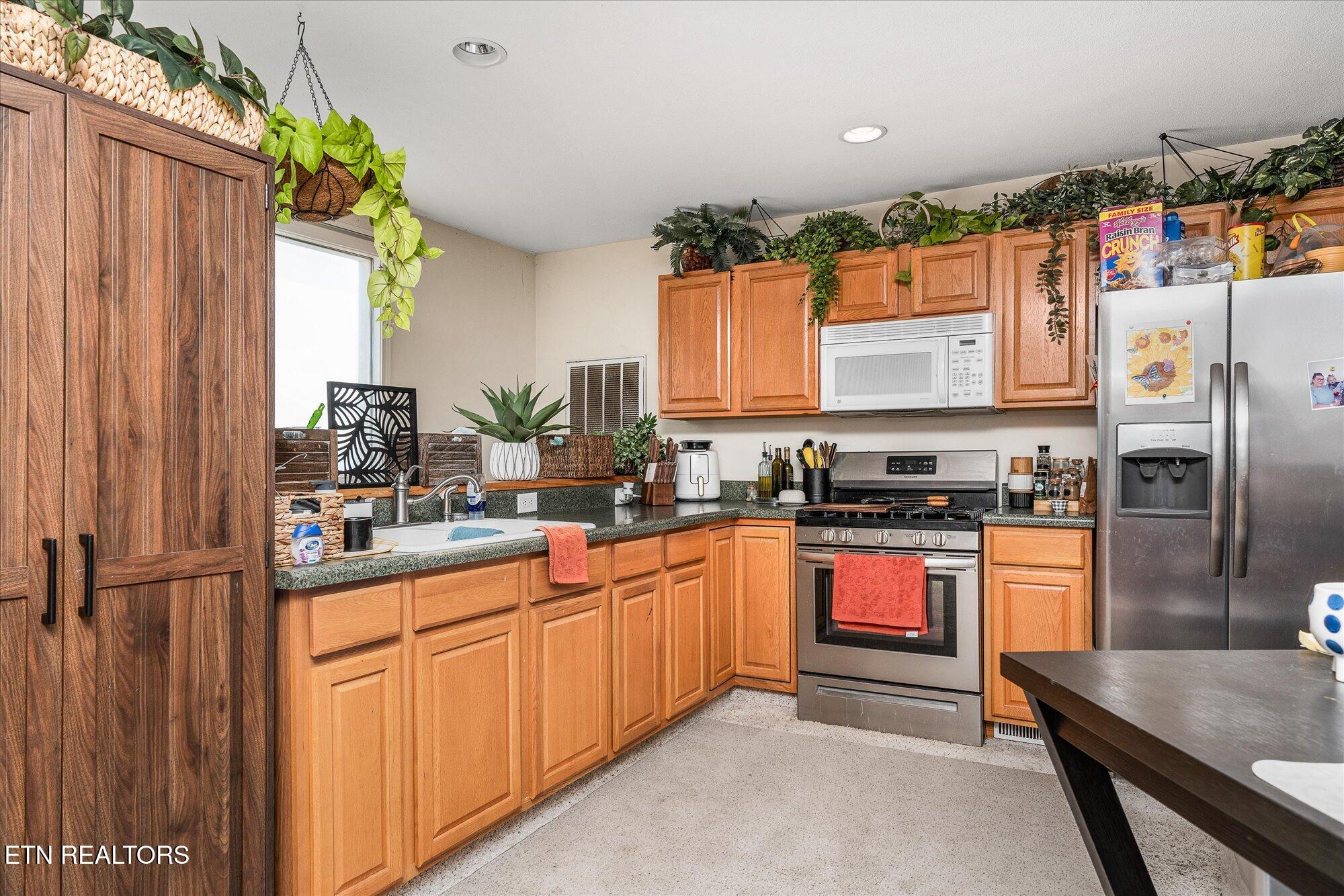 82 Browns Gap Road Crossville TN 38555