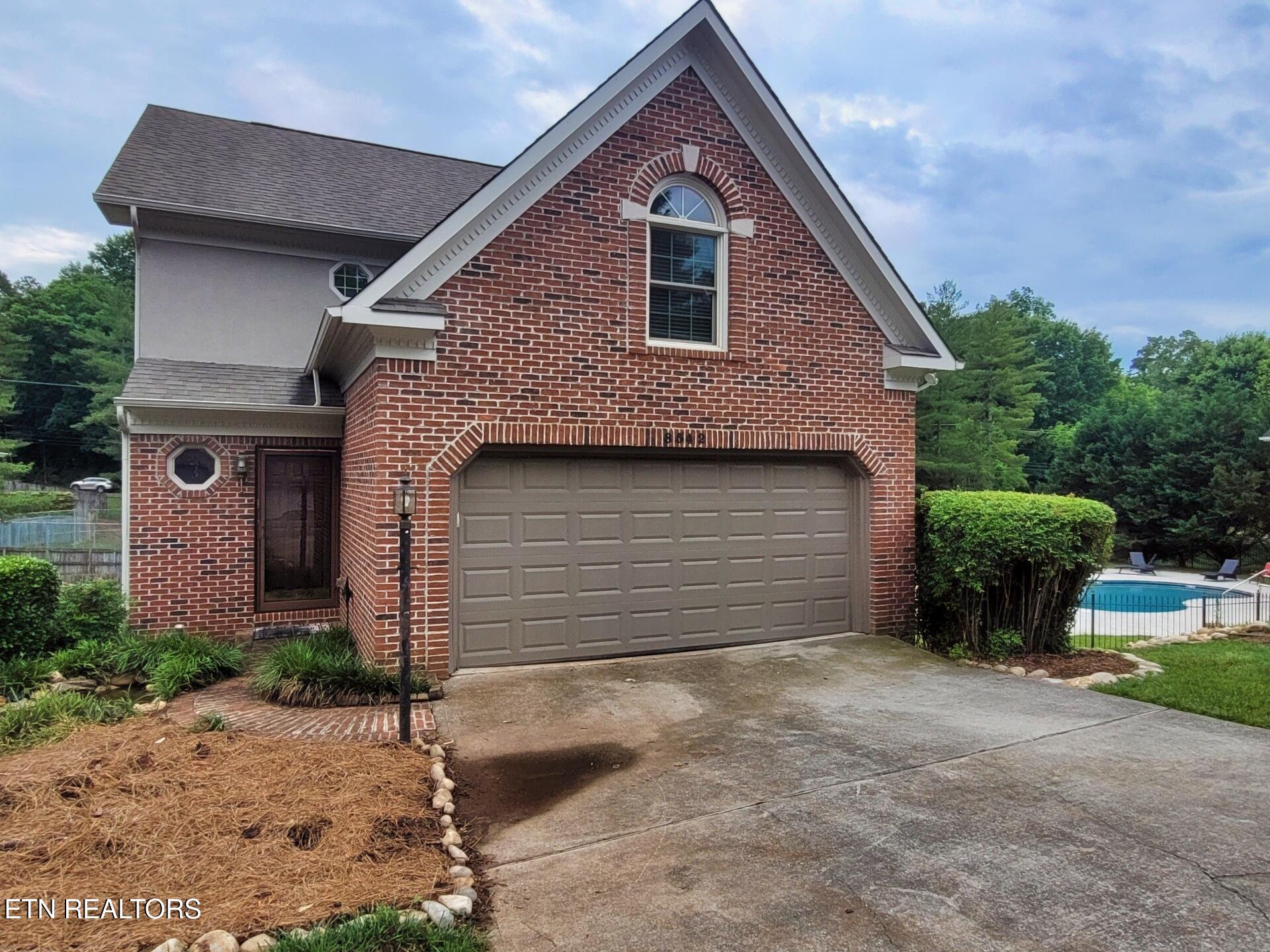 8542 Oxford Drive Knoxville TN 37922
