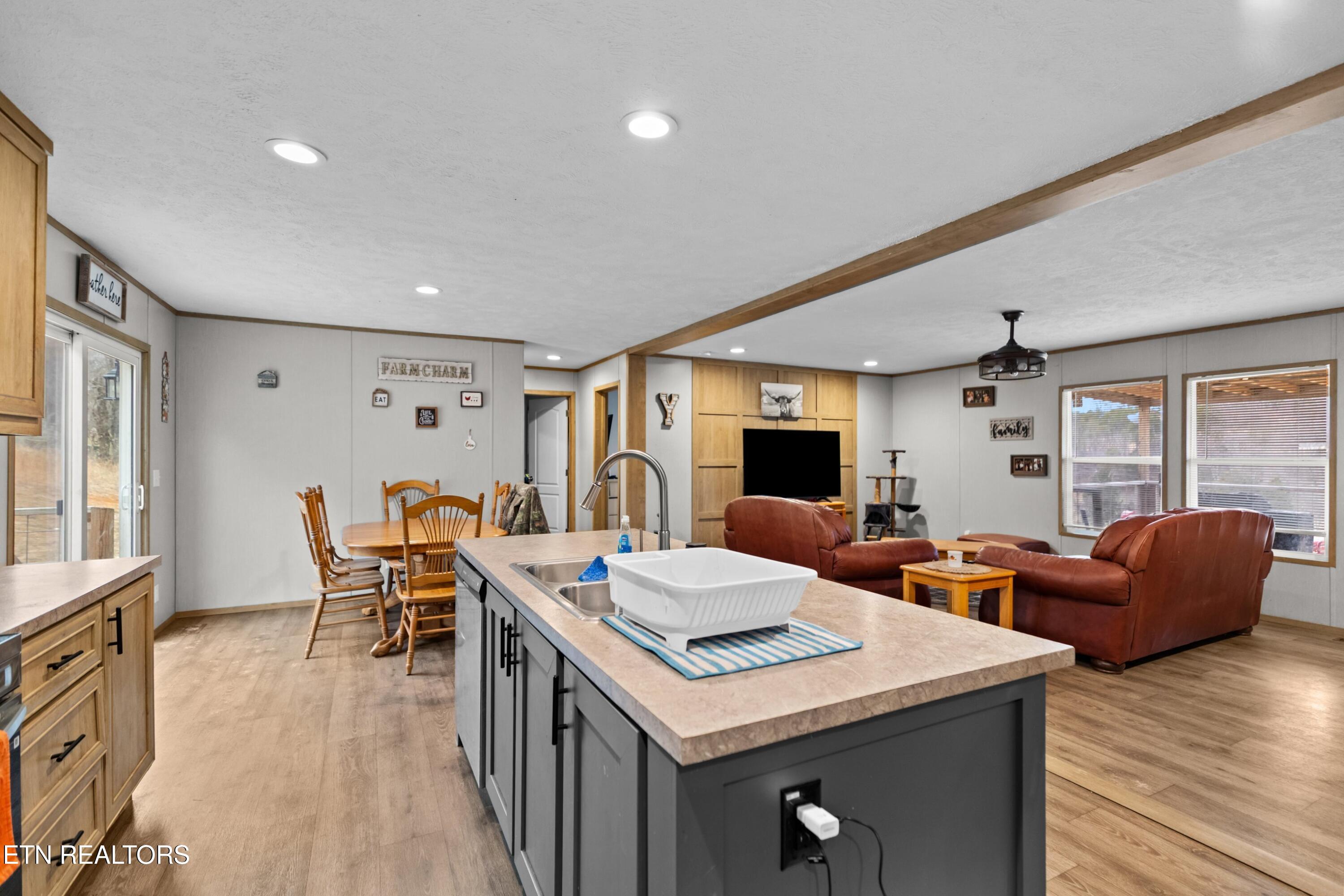 612 Grassy Valley Road Whitesburg TN 37891