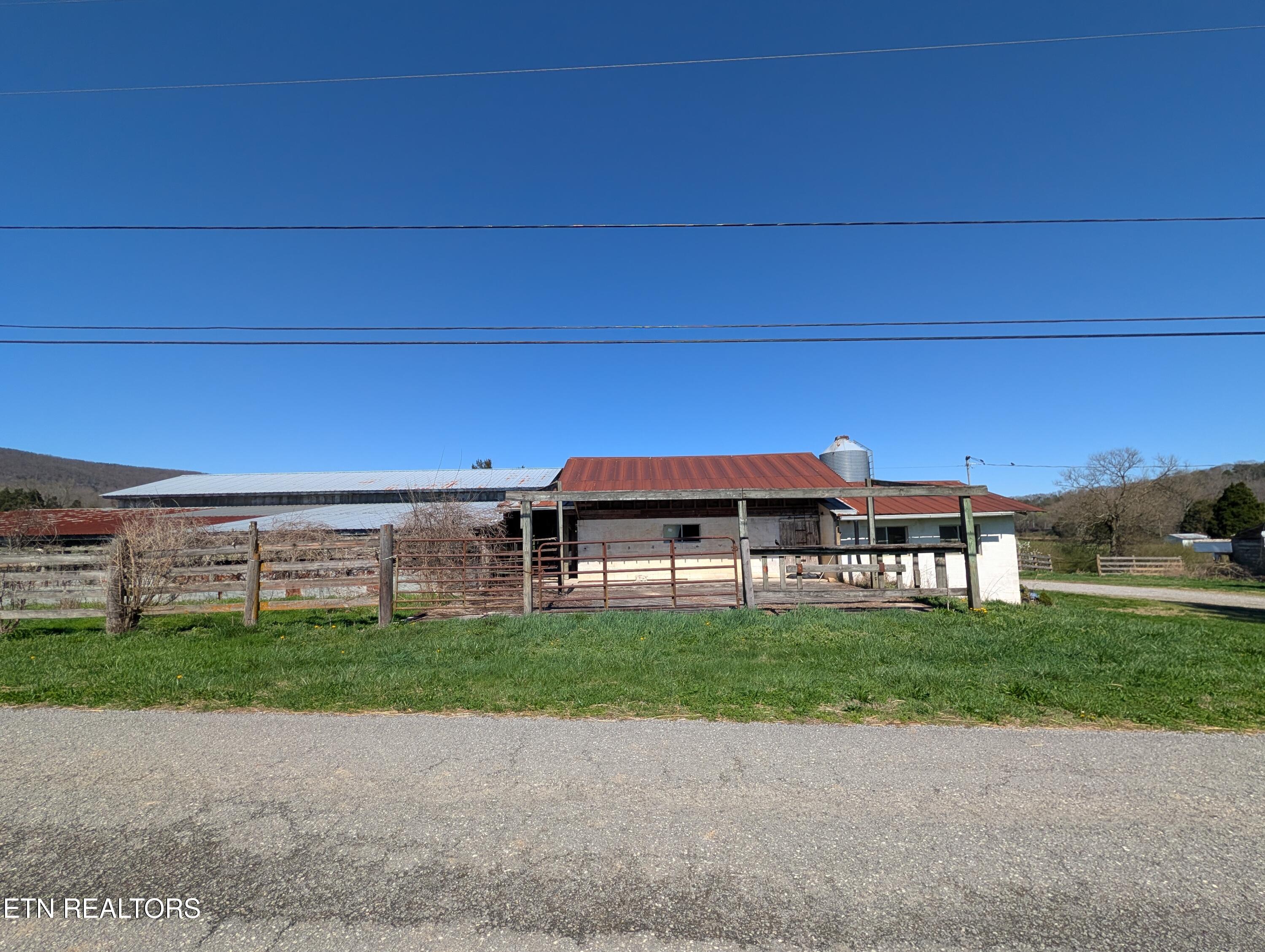 4637 Ideal Valley Road Spring City TN 37381