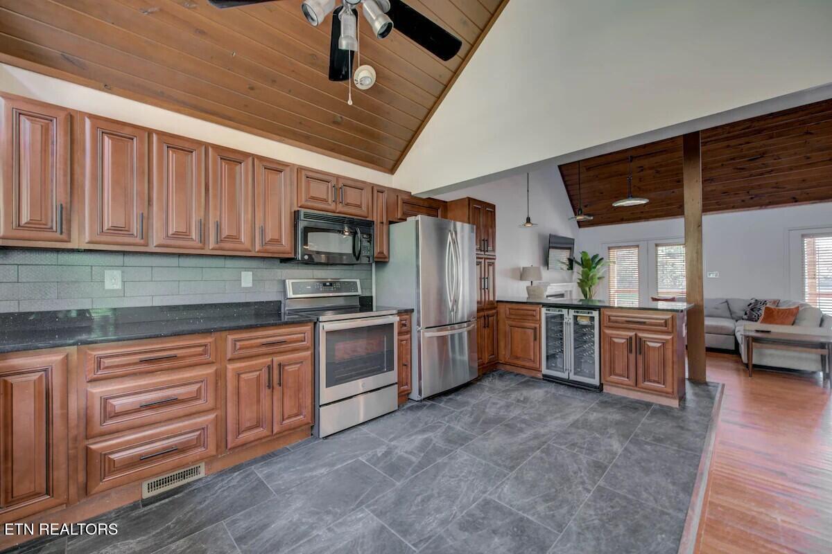 408 Lakecrest Drive Harriman TN 37748