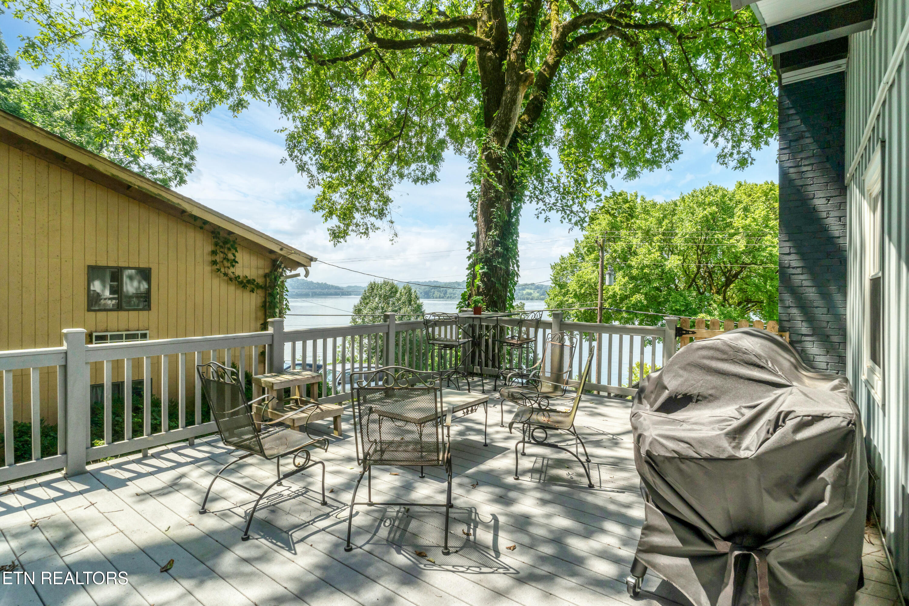 2212 Jones Bend Road Louisville TN 37777