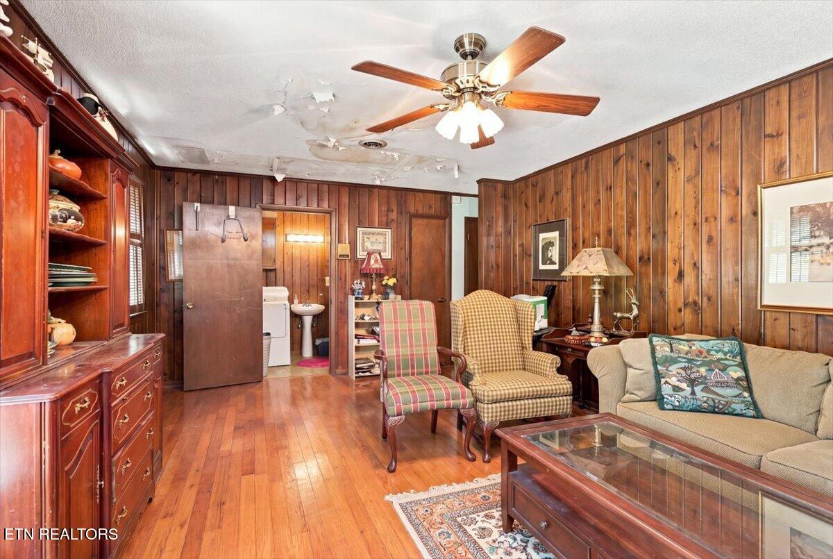 1909 Grenada Boulevard Knoxville TN 37922