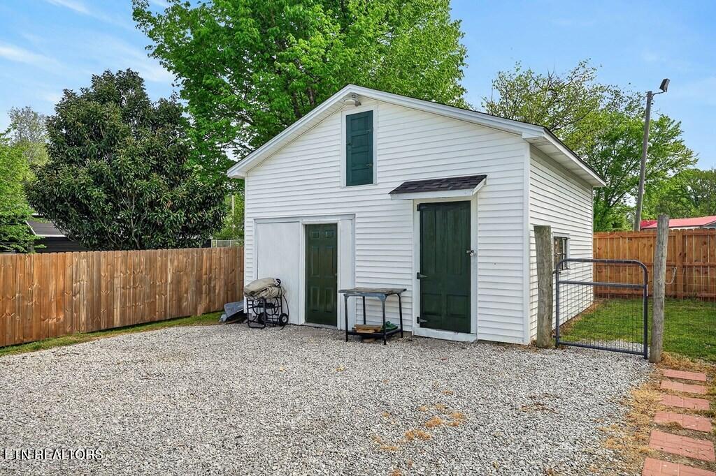 105 Roberts Street Livingston TN 38570