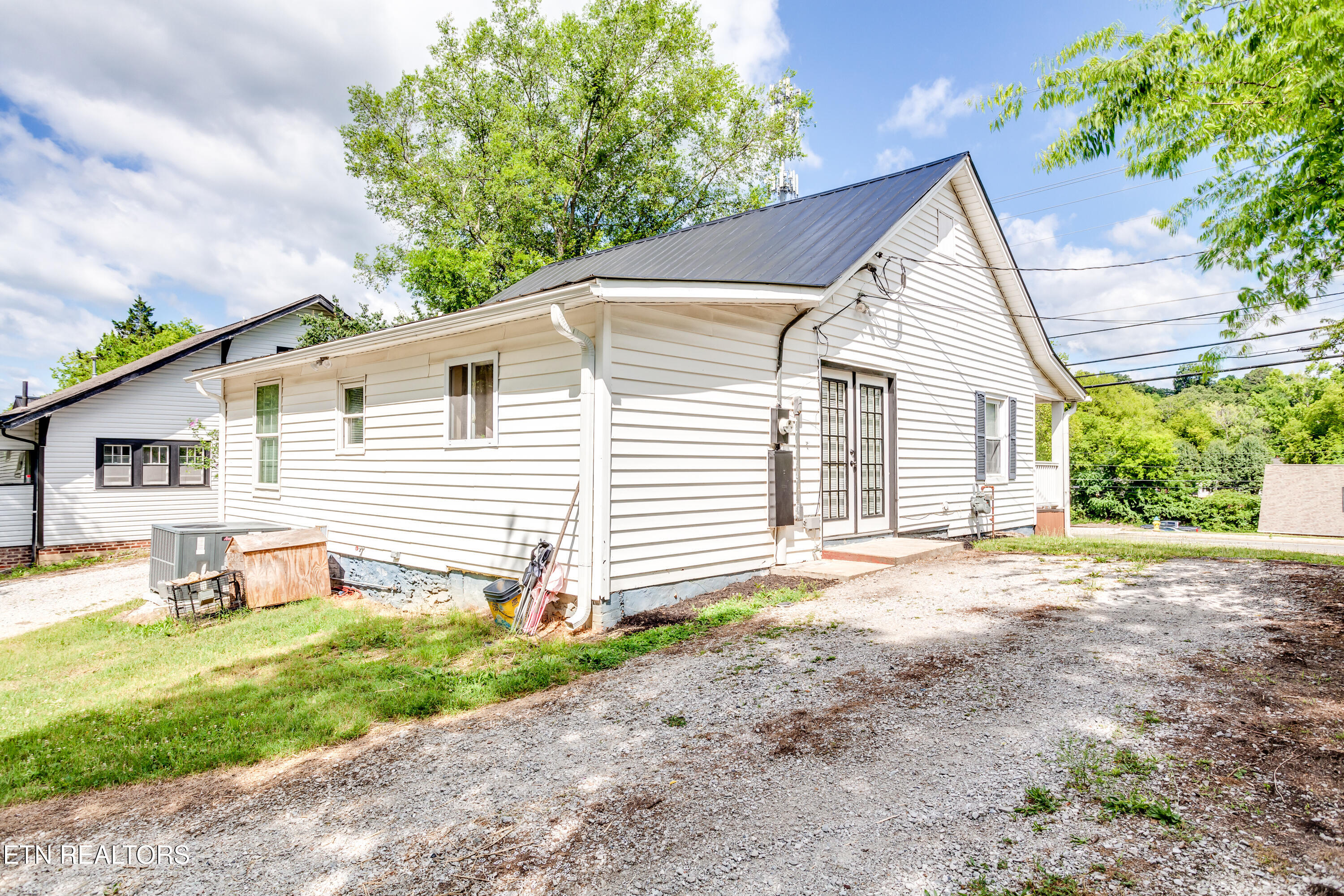 721 N Charles G Seivers Boulevard Clinton TN 37716