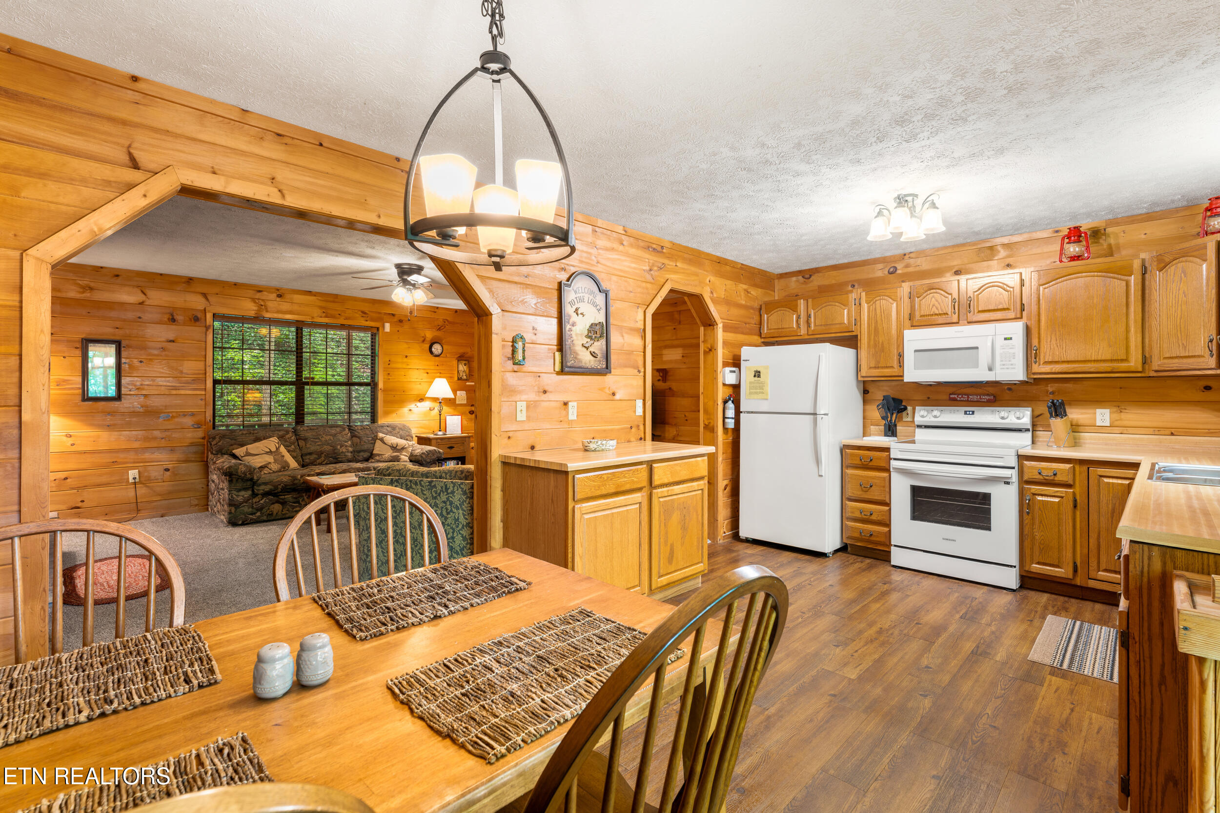 1941 Anderson Way Sevierville TN 37876