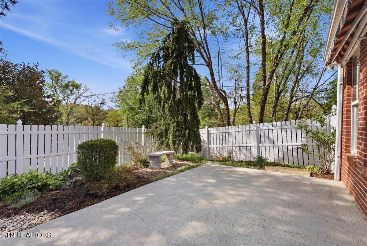 9448 Westland Crossing Way Knoxville TN 37922