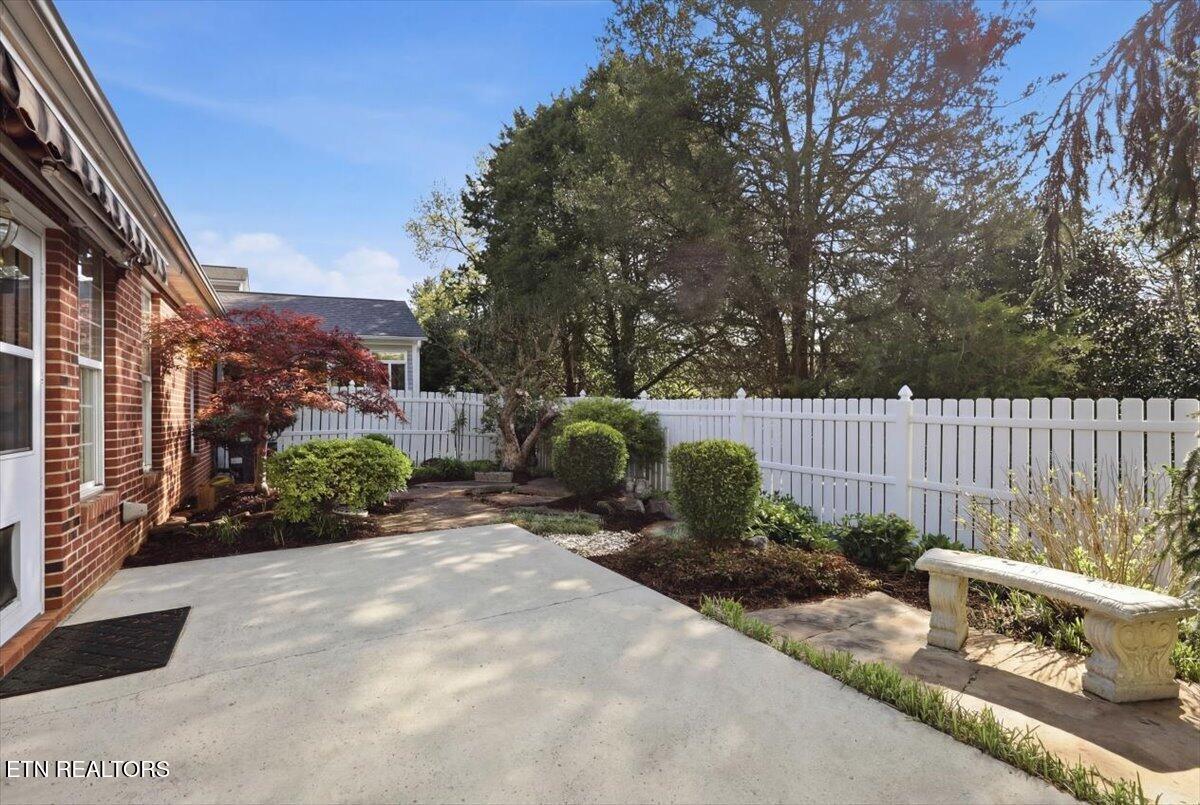9448 Westland Crossing Way Knoxville TN 37922
