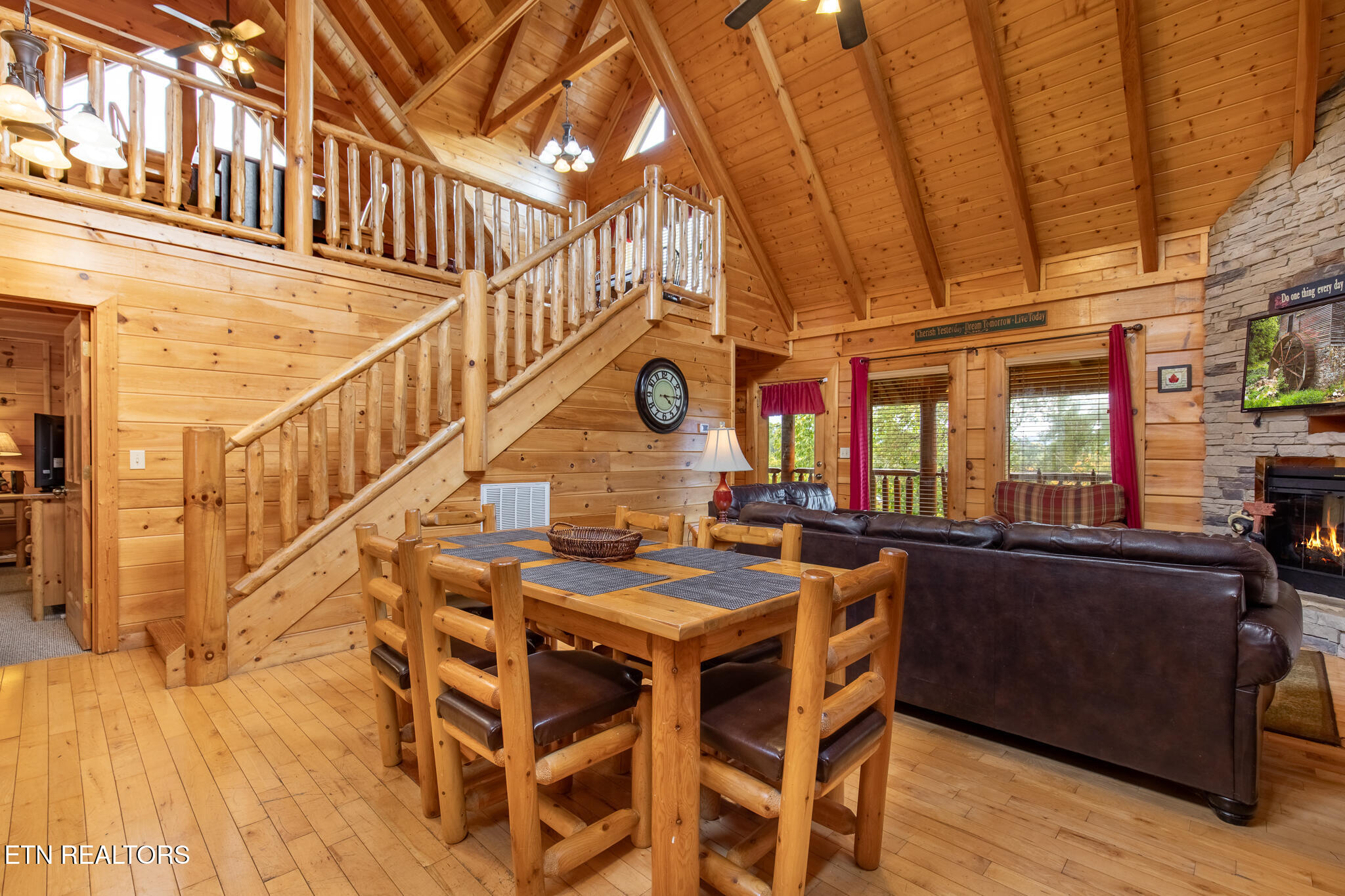 2024 Cougar Crossing Way Sevierville TN 37876