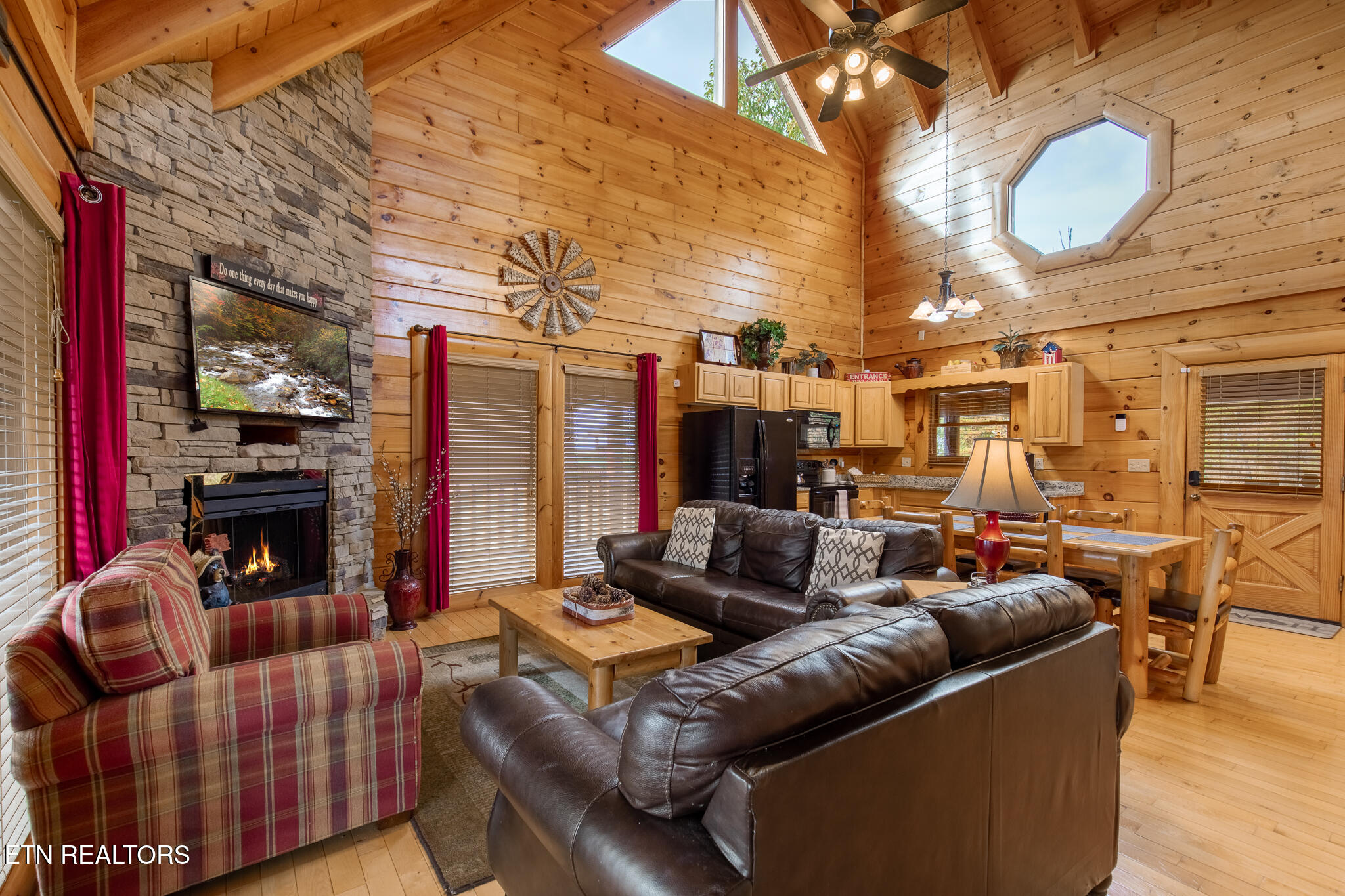 2024 Cougar Crossing Way Sevierville TN 37876