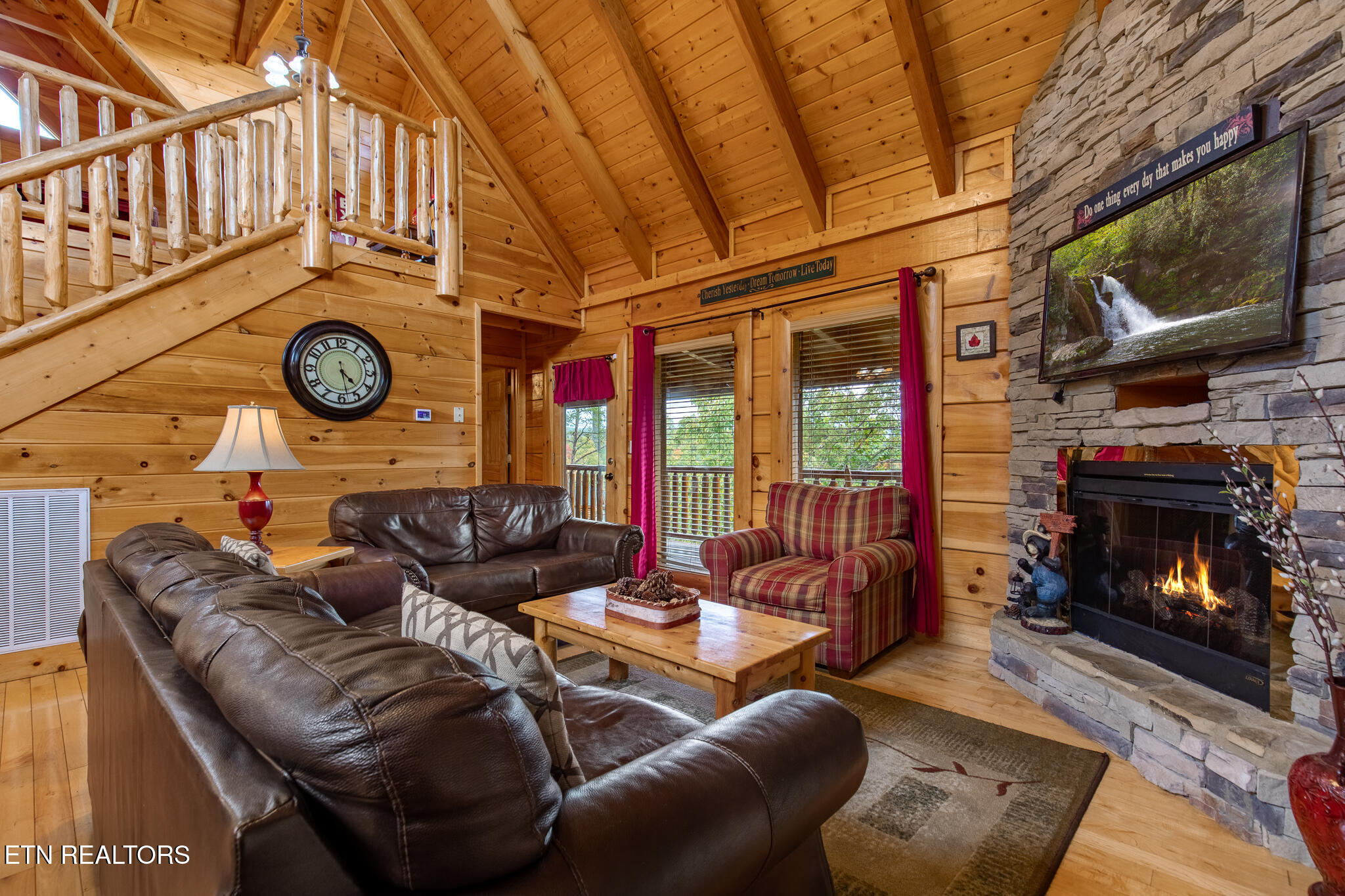 2024 Cougar Crossing Way Sevierville TN 37876