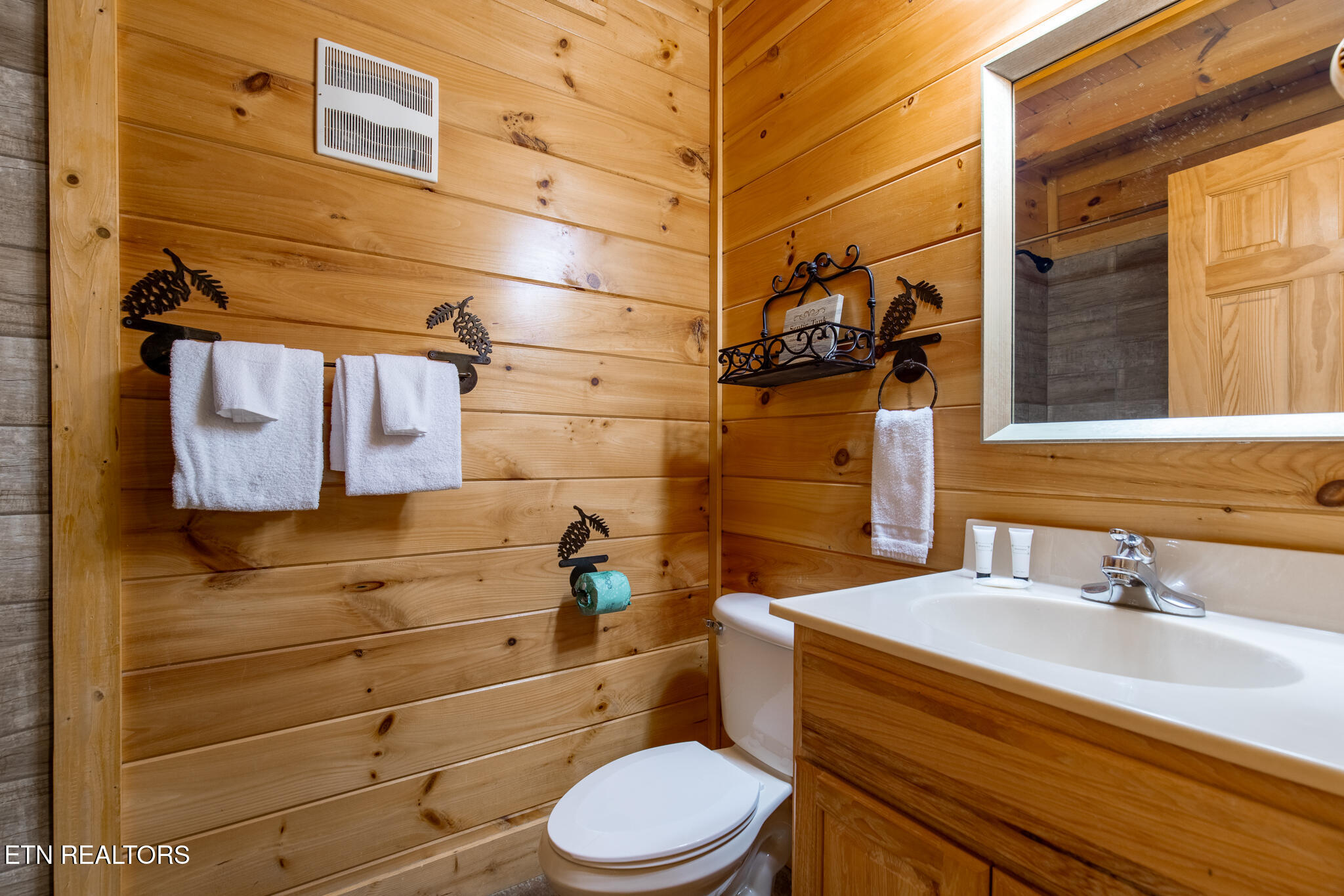 2024 Cougar Crossing Way Sevierville TN 37876