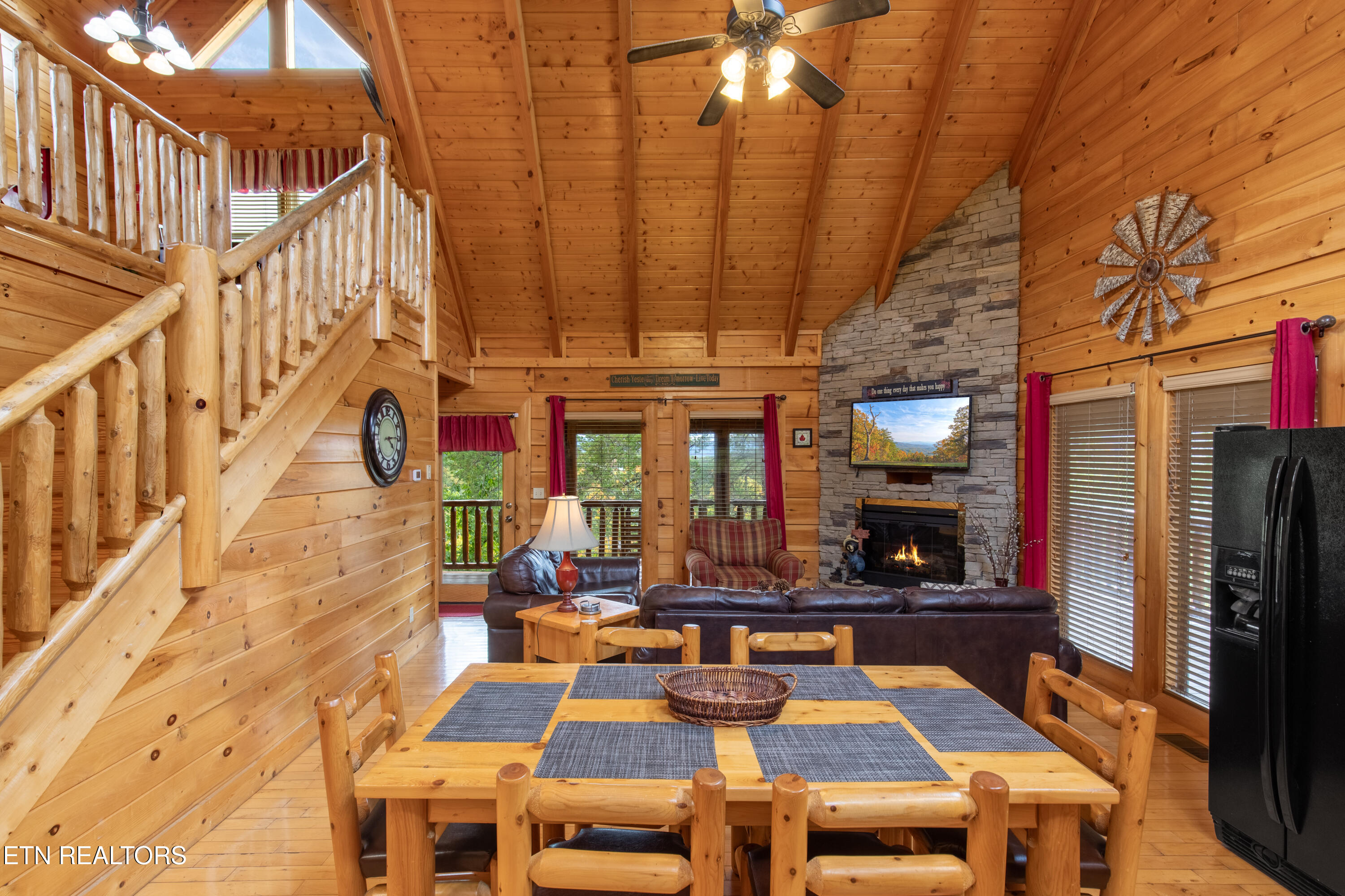 2024 Cougar Crossing Way Sevierville TN 37876