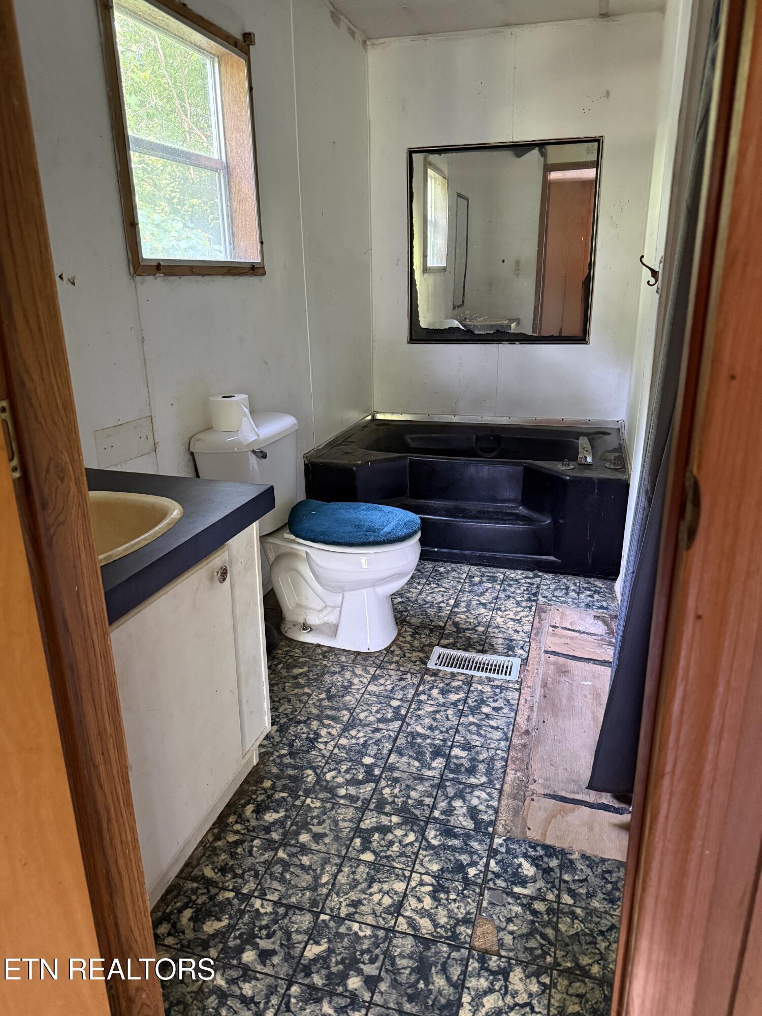 129 Old Bryant Lane Rocky Top TN 37769