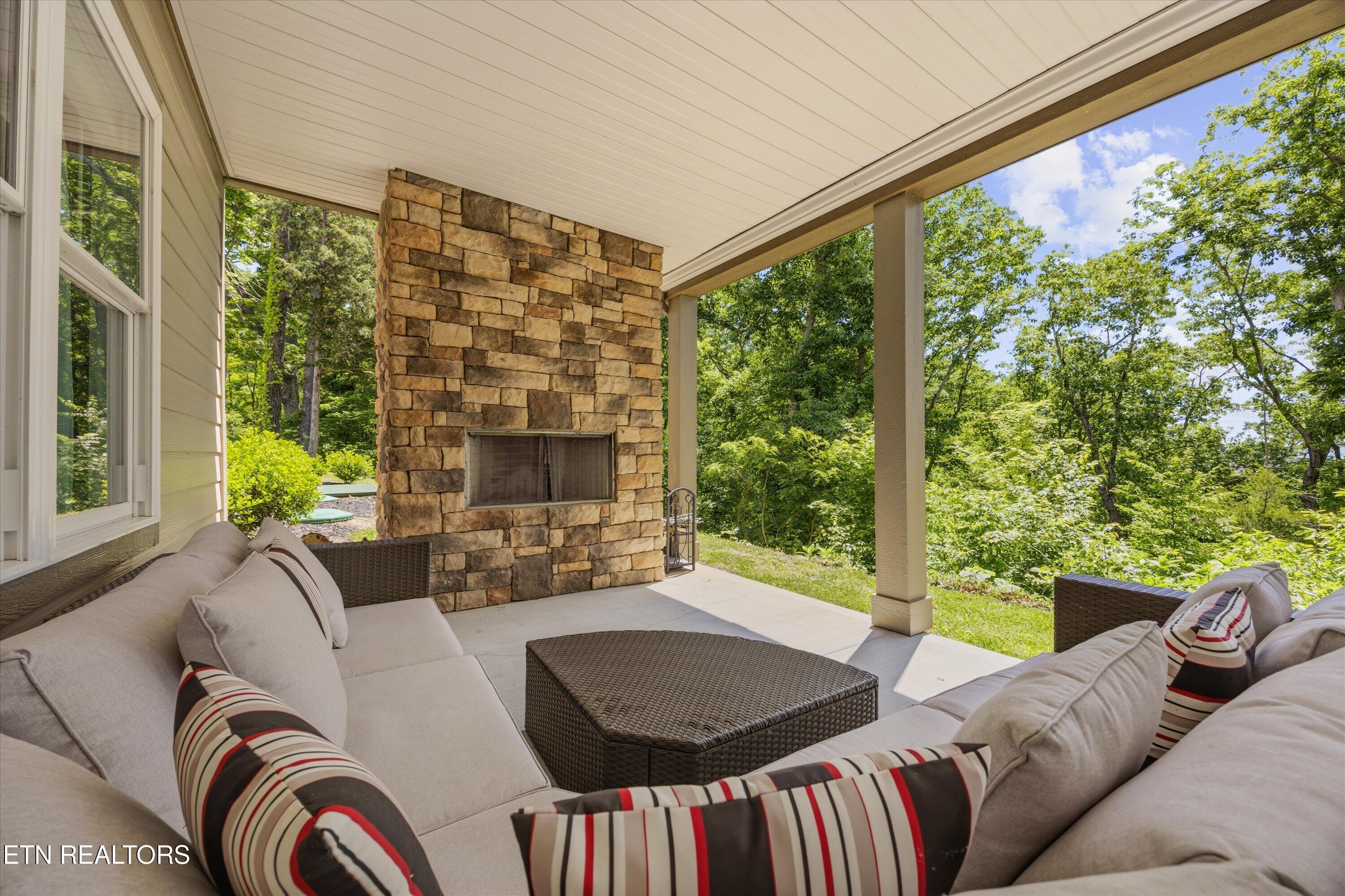 3661 Russell Brothers Road Sharps Chapel TN 37866