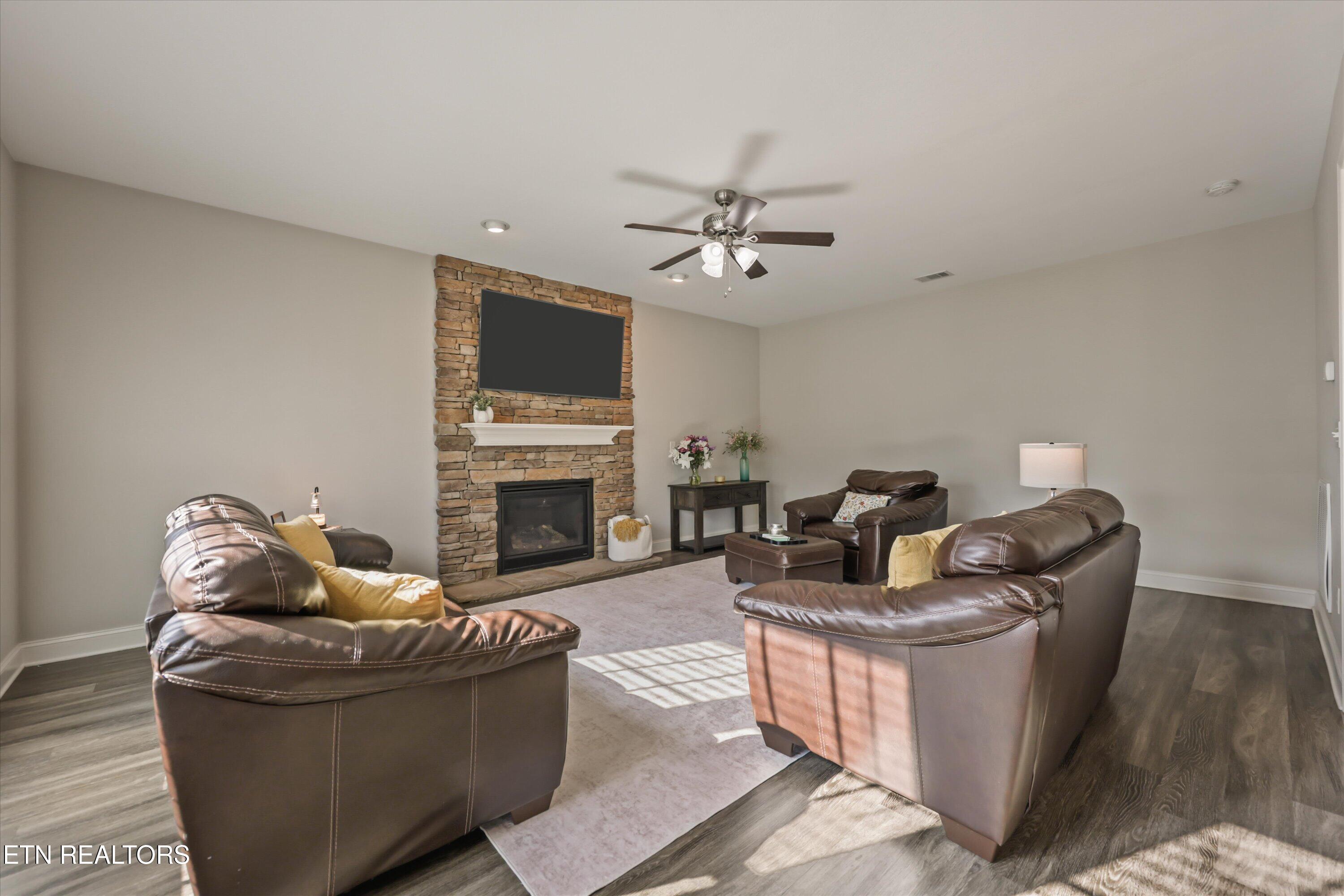 2058 Gusty Wind Lane Knoxville TN 37932