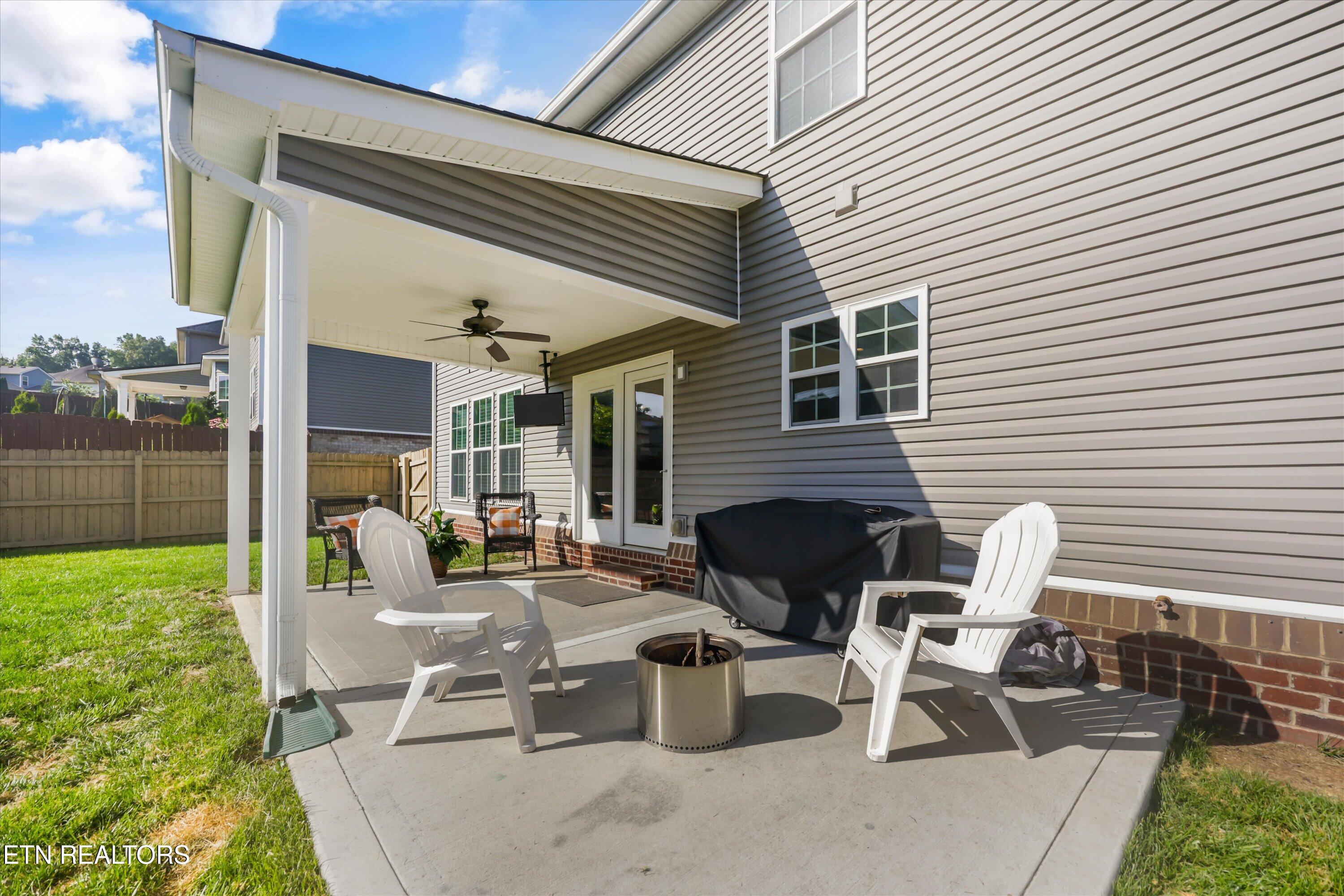 2058 Gusty Wind Lane Knoxville TN 37932