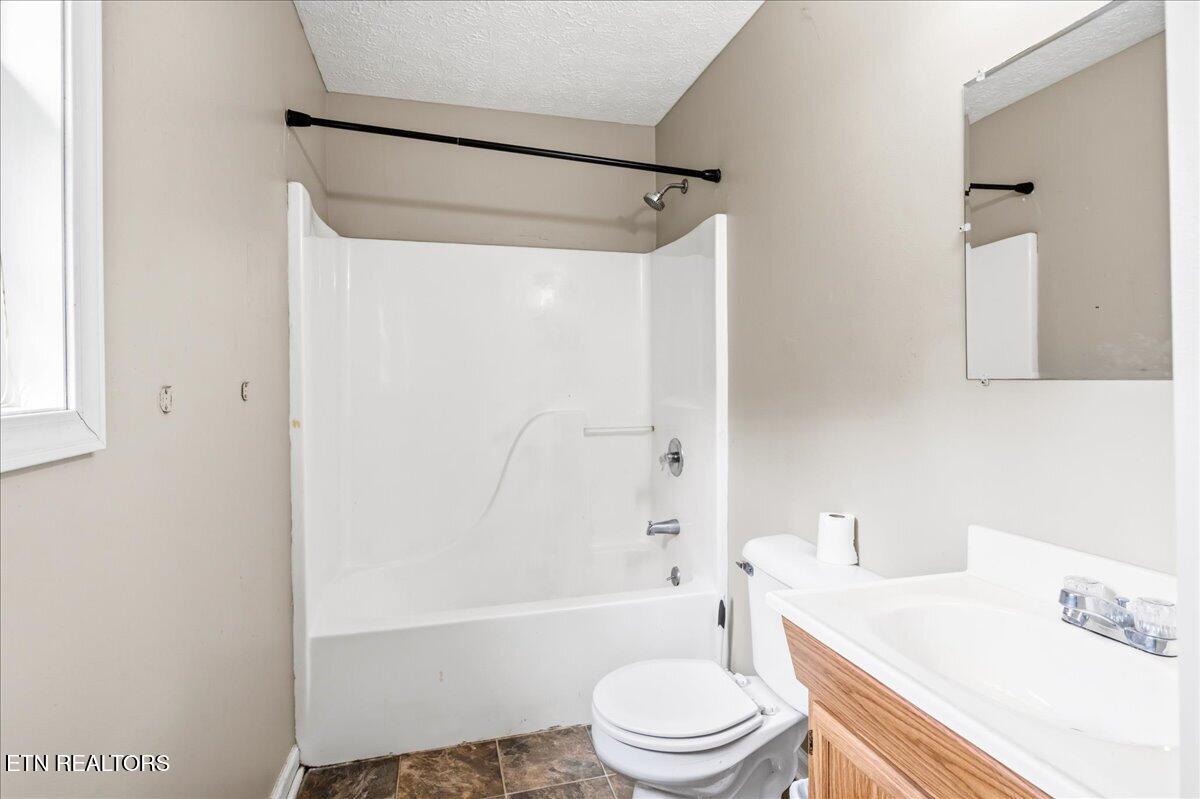 226 Mckinney Road Lafollette TN 37766