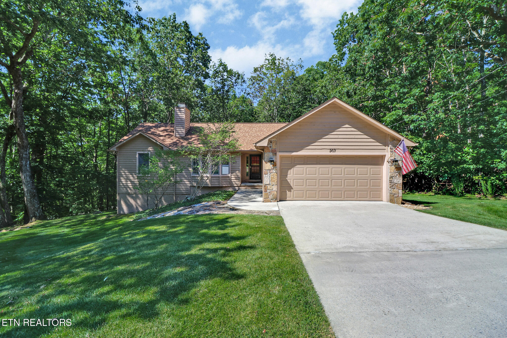 207 Overlook Lane Crossville TN 38558