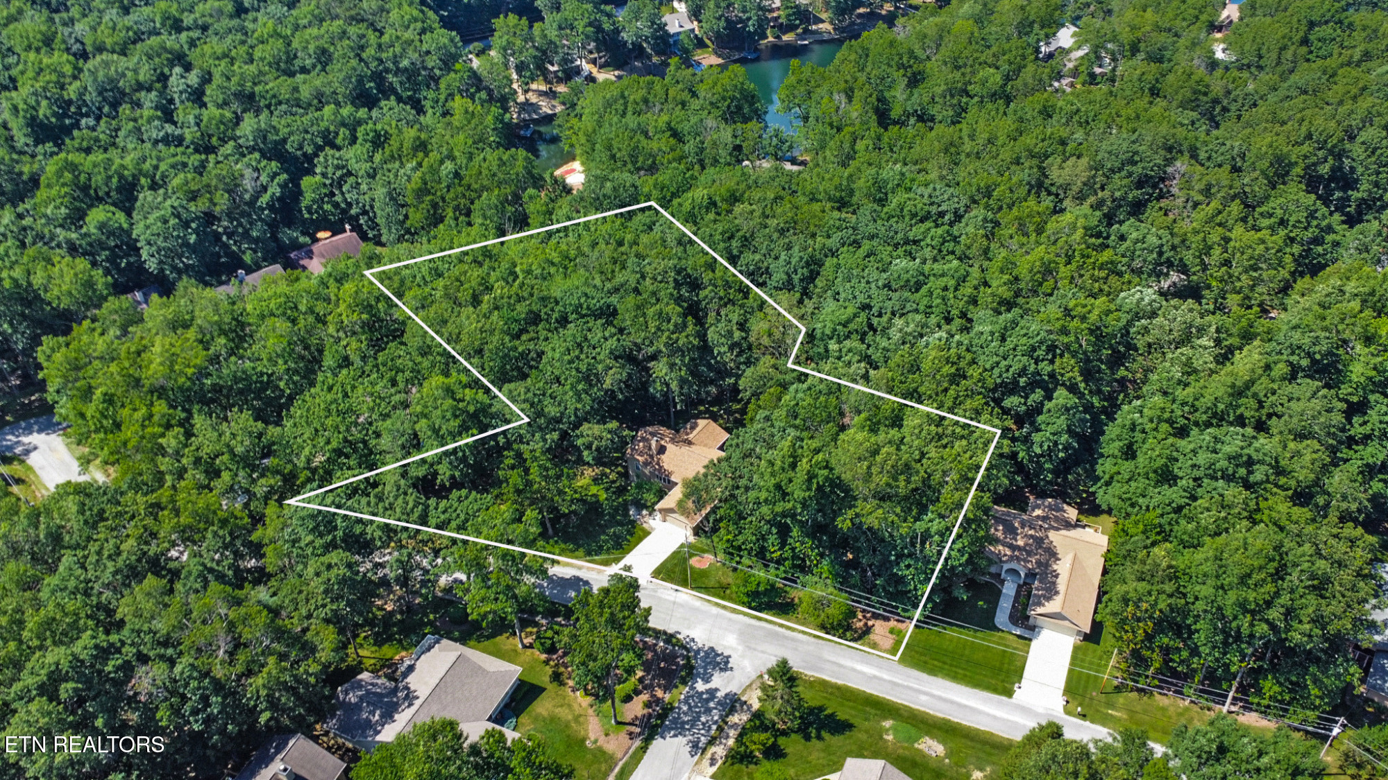 207 Overlook Lane Crossville TN 38558