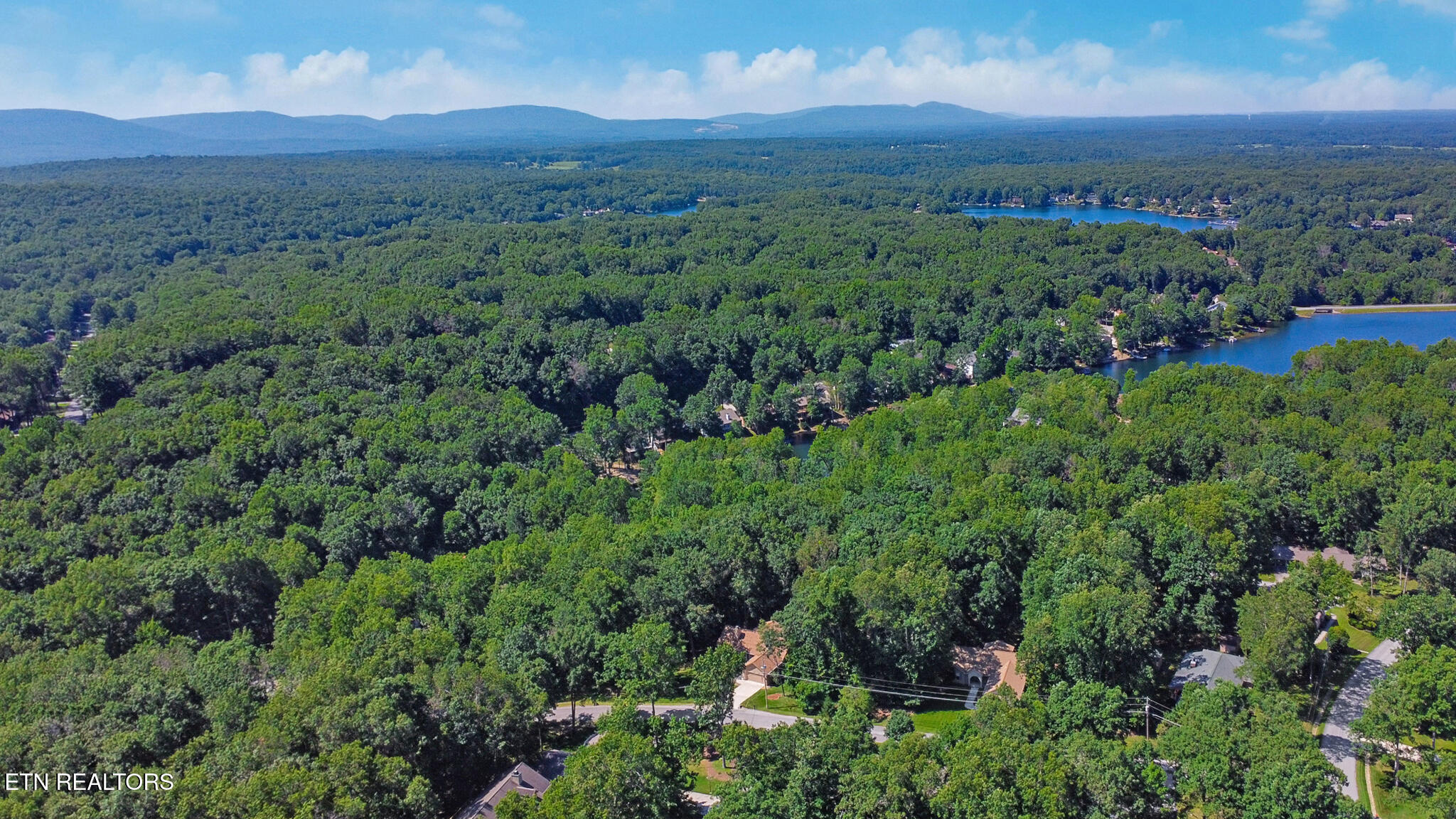 207 Overlook Lane Crossville TN 38558