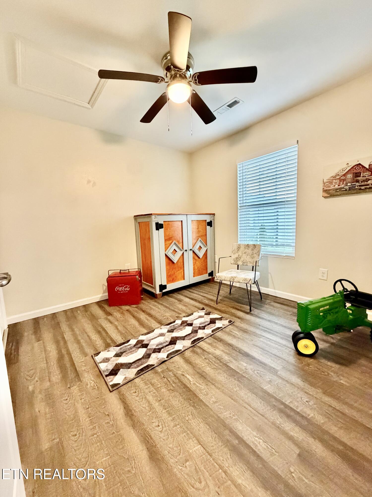 668 Towncreek Road Speedwell TN 37870