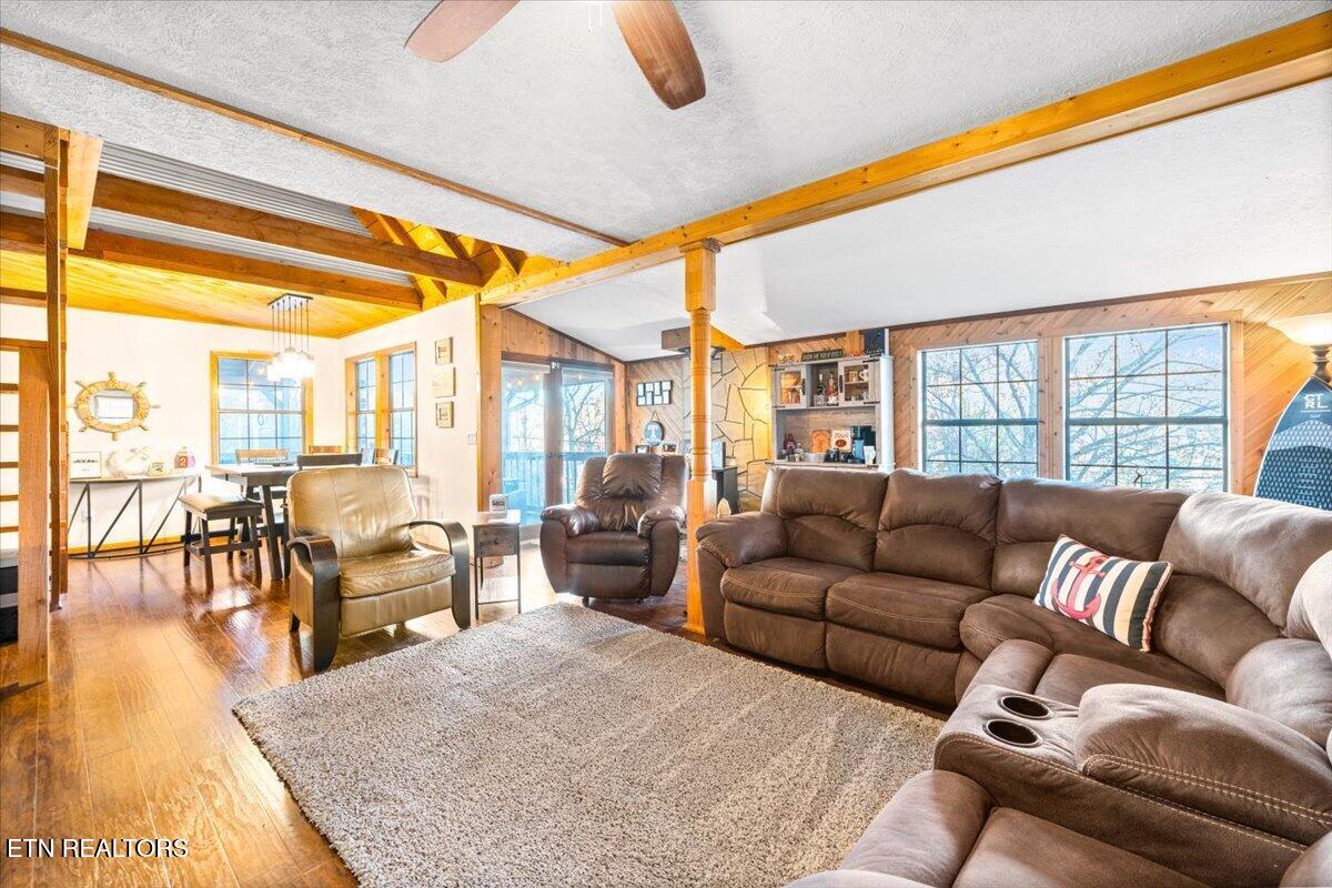 131 Phoenix Lane Speedwell TN 37870
