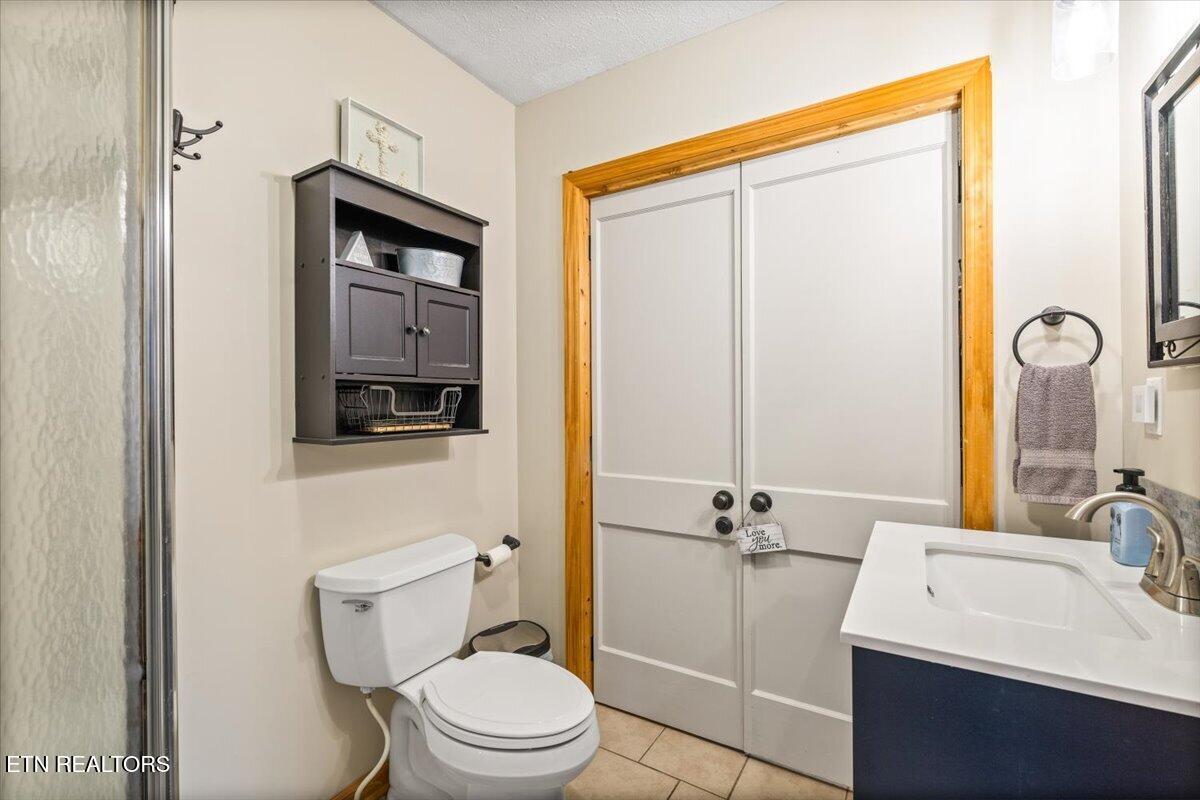 131 Phoenix Lane Speedwell TN 37870