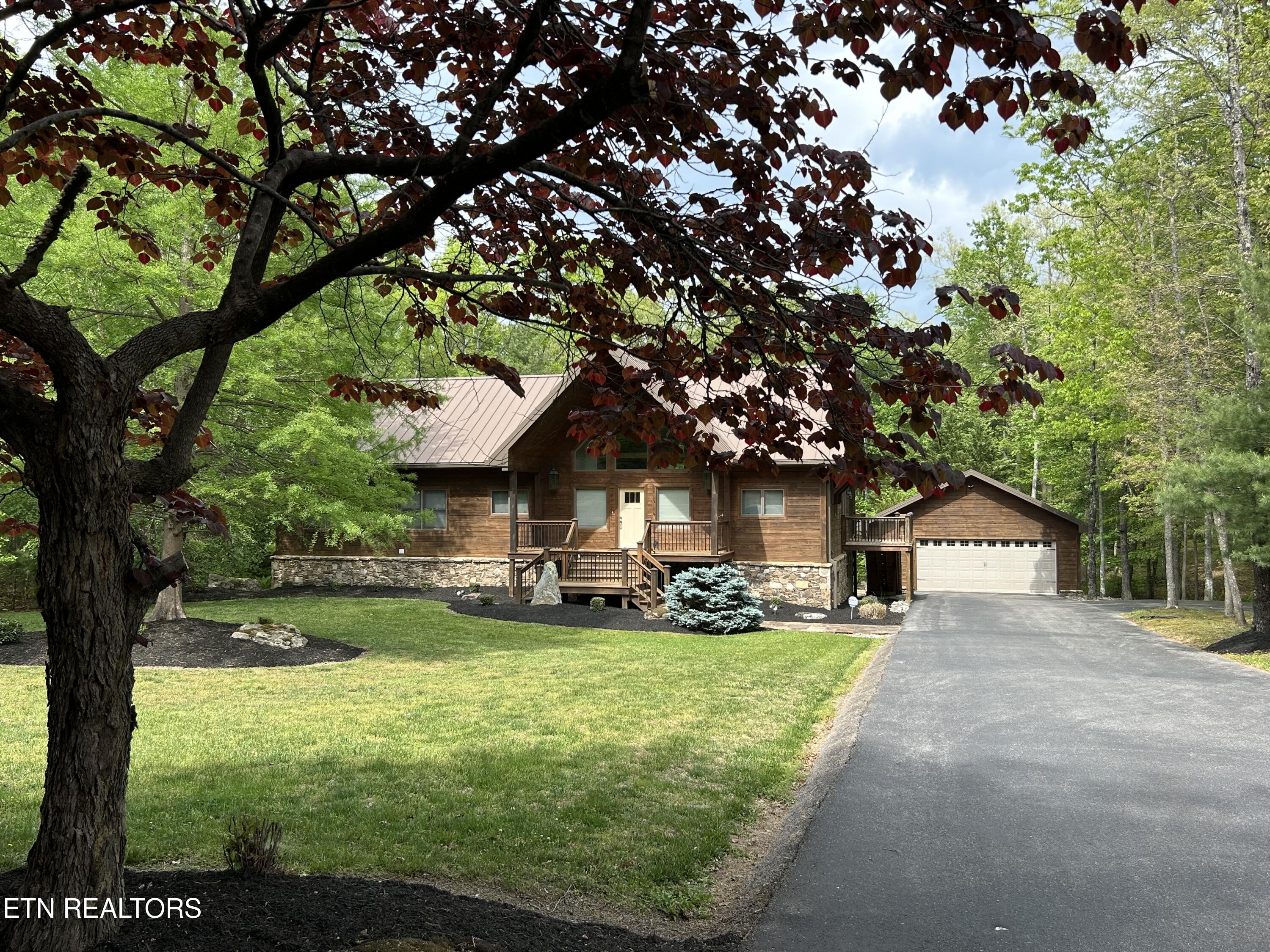 150 Red Oak Oneida TN 37841