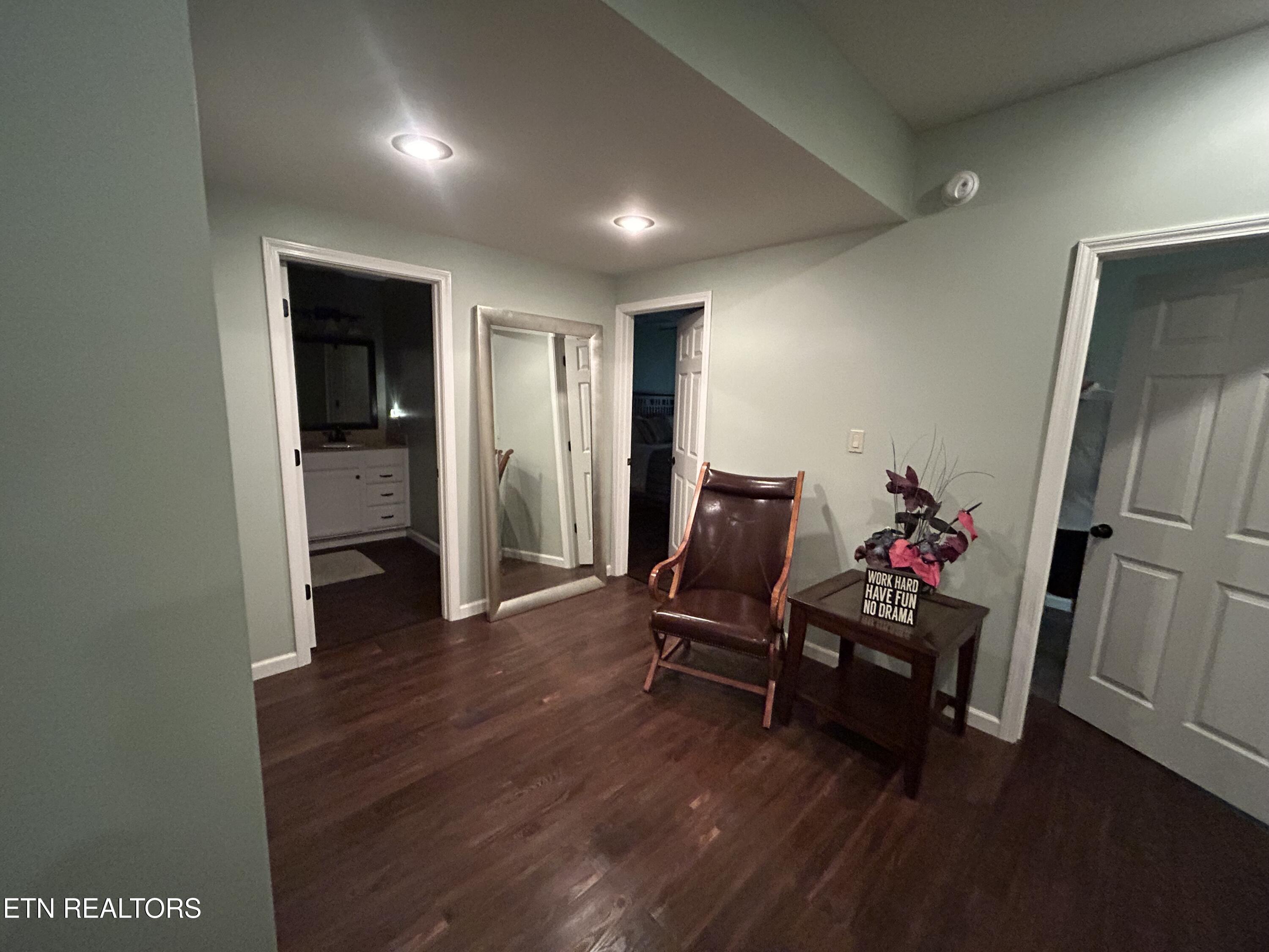 150 Red Oak Oneida TN 37841