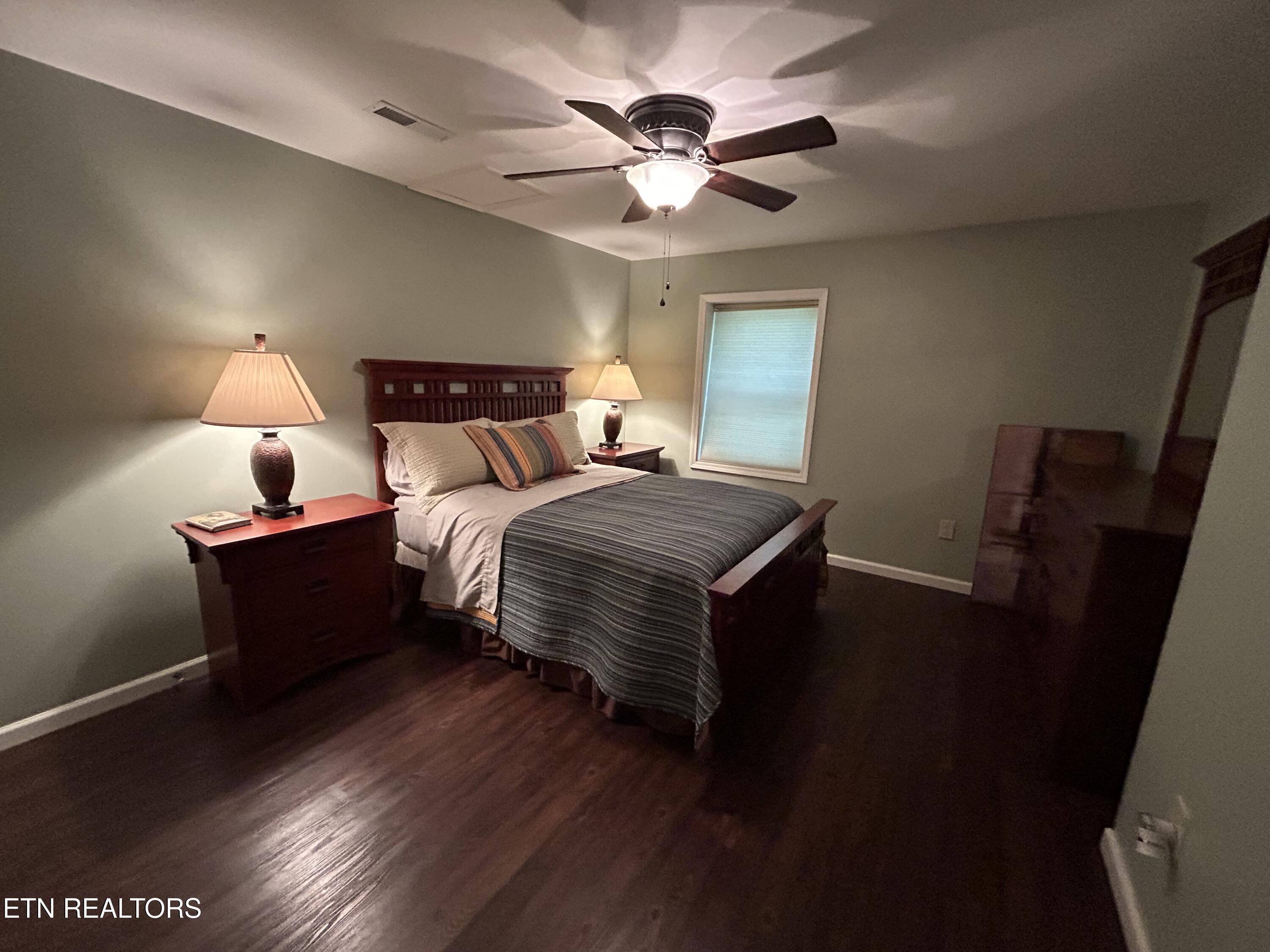 150 Red Oak Oneida TN 37841
