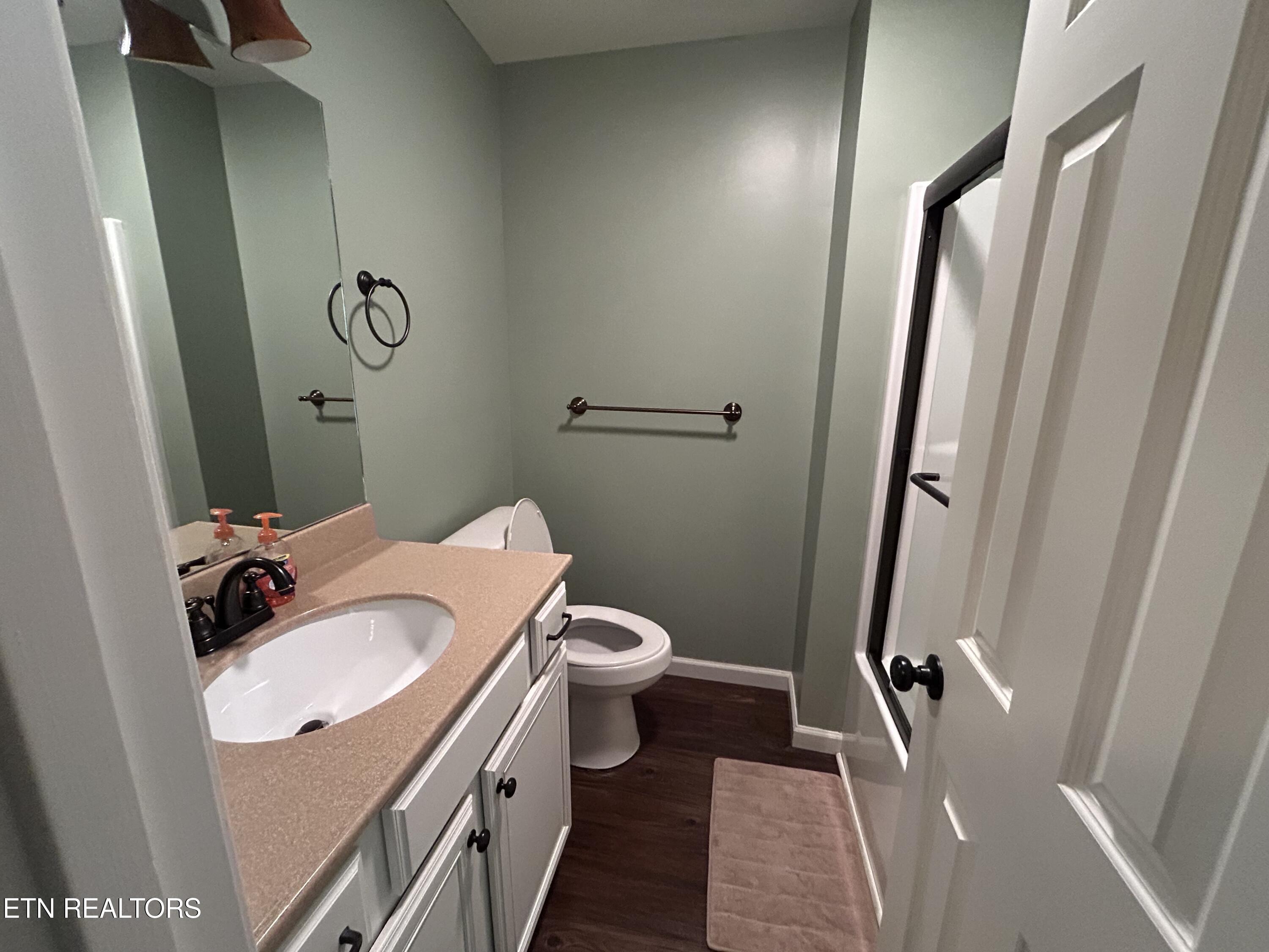 150 Red Oak Oneida TN 37841