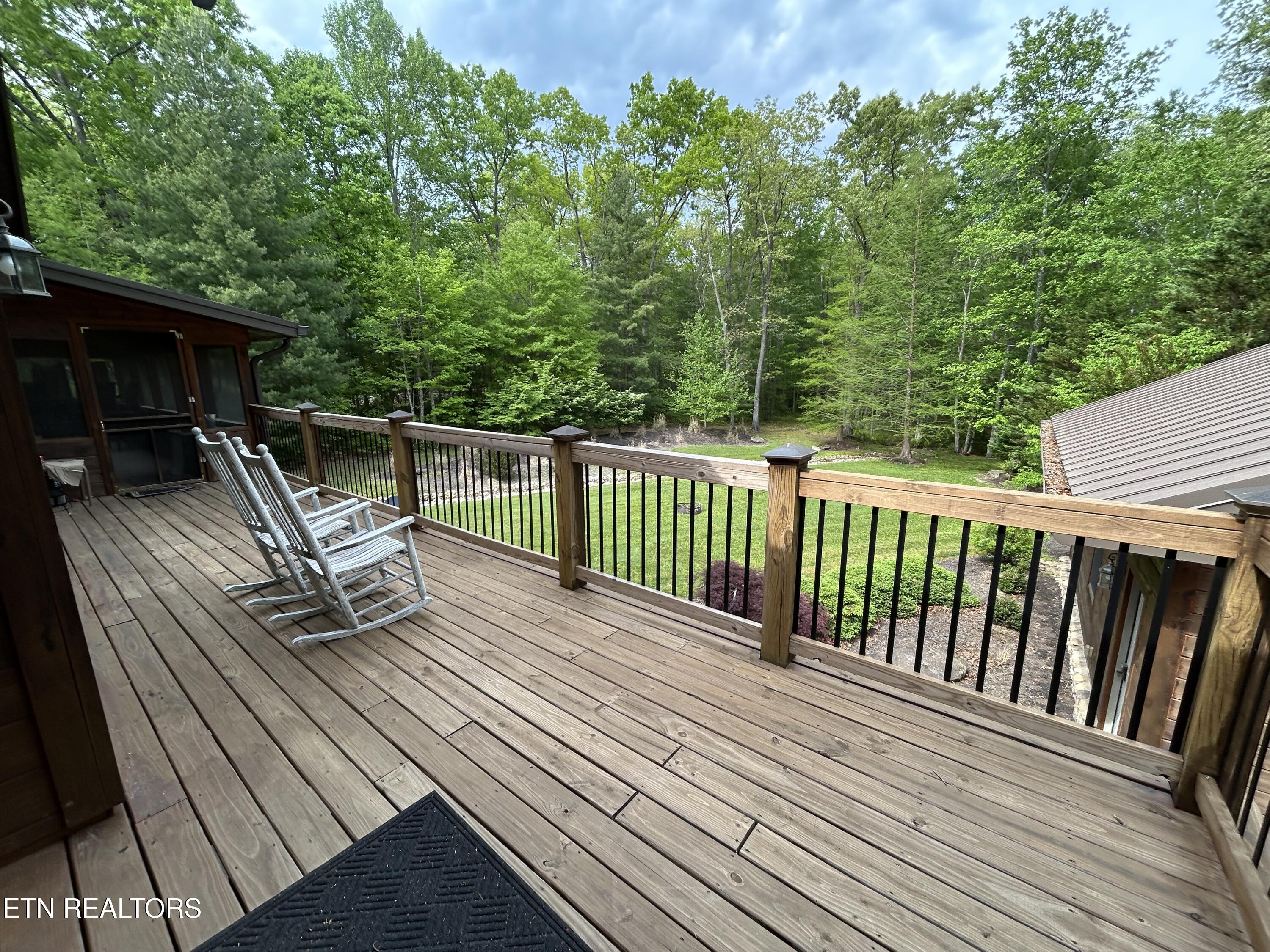 150 Red Oak Oneida TN 37841