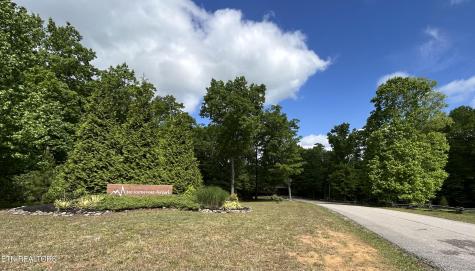 150 Red Oak Oneida TN 37841