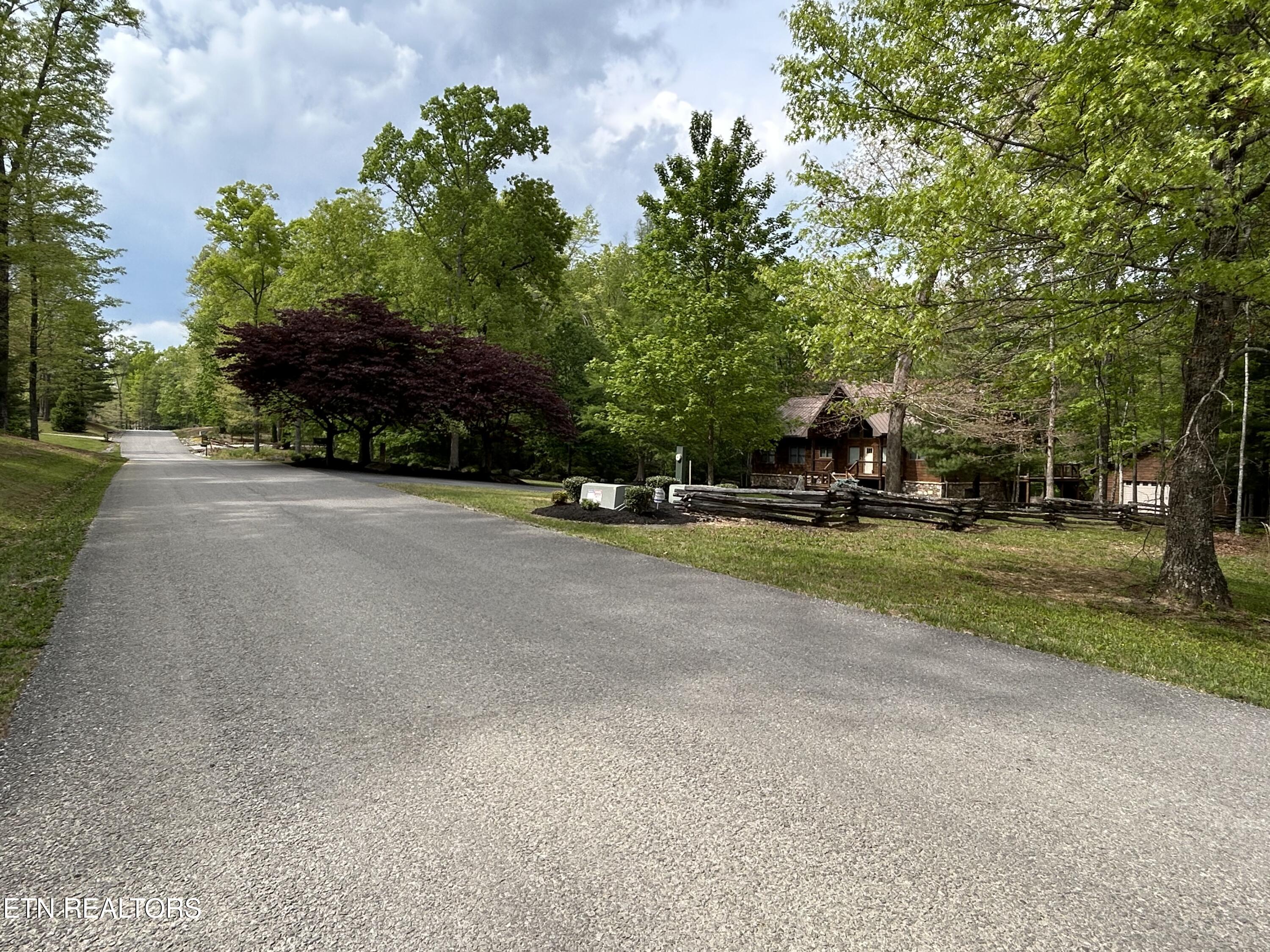 150 Red Oak Oneida TN 37841