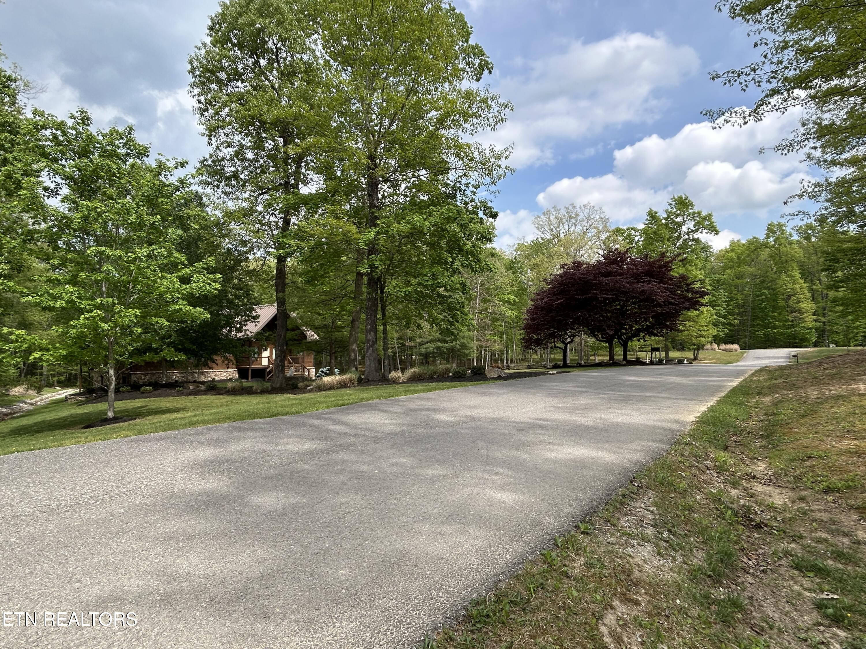 150 Red Oak Oneida TN 37841